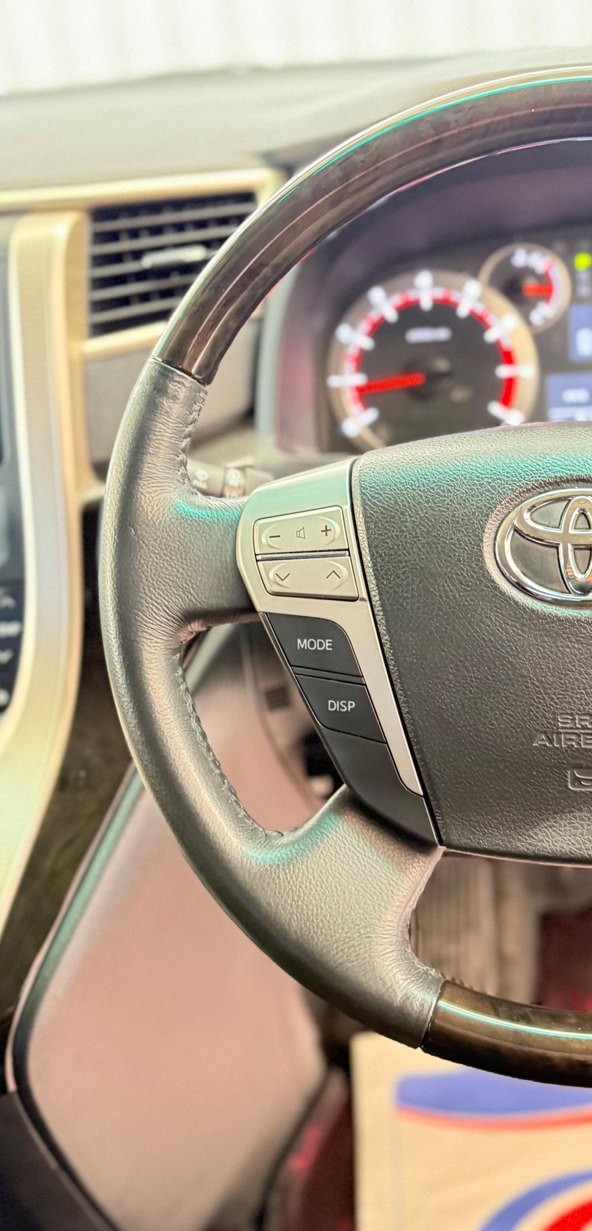 Toyota Vellfire - Image 49