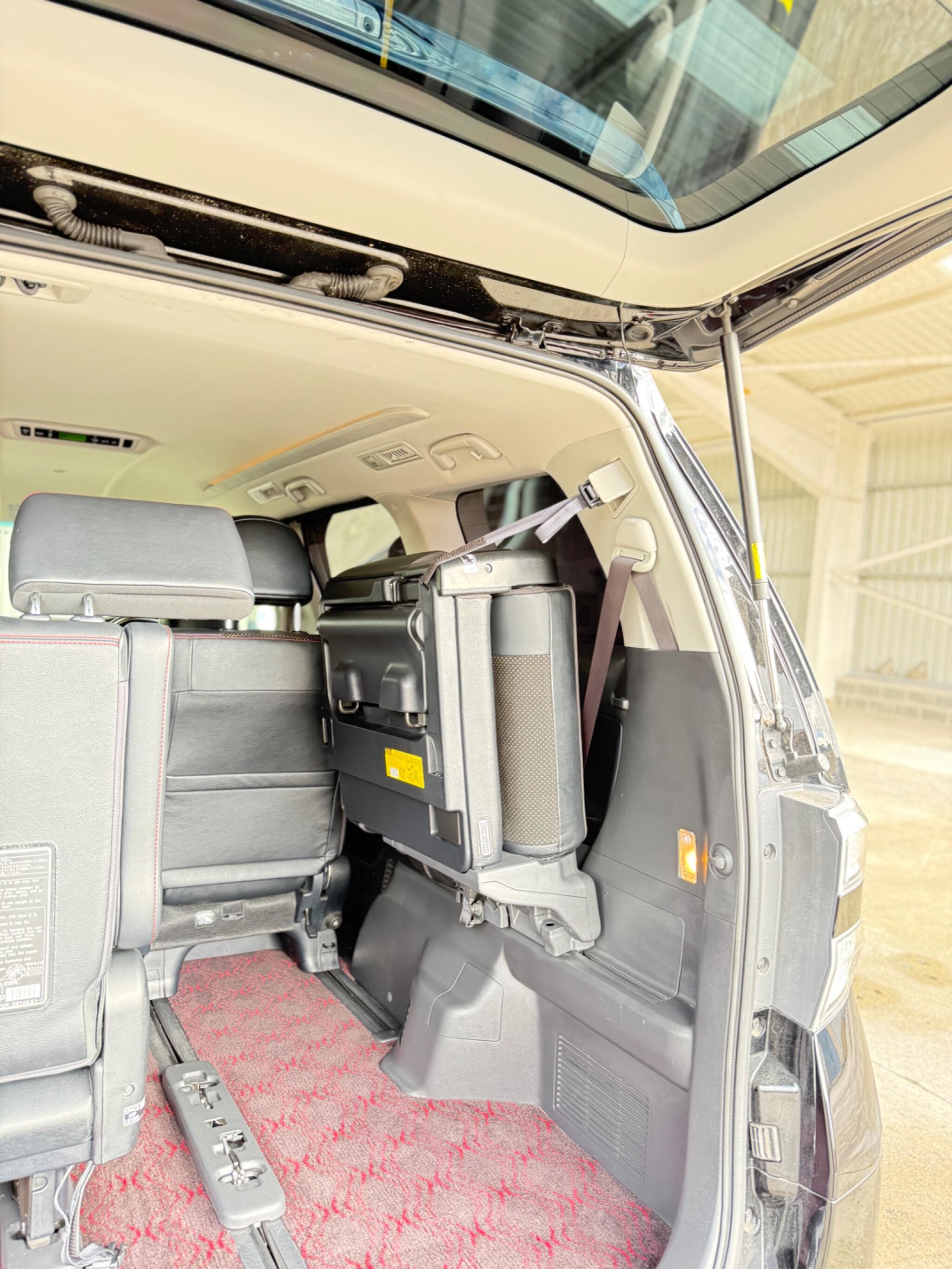 Toyota Vellfire - Image 52