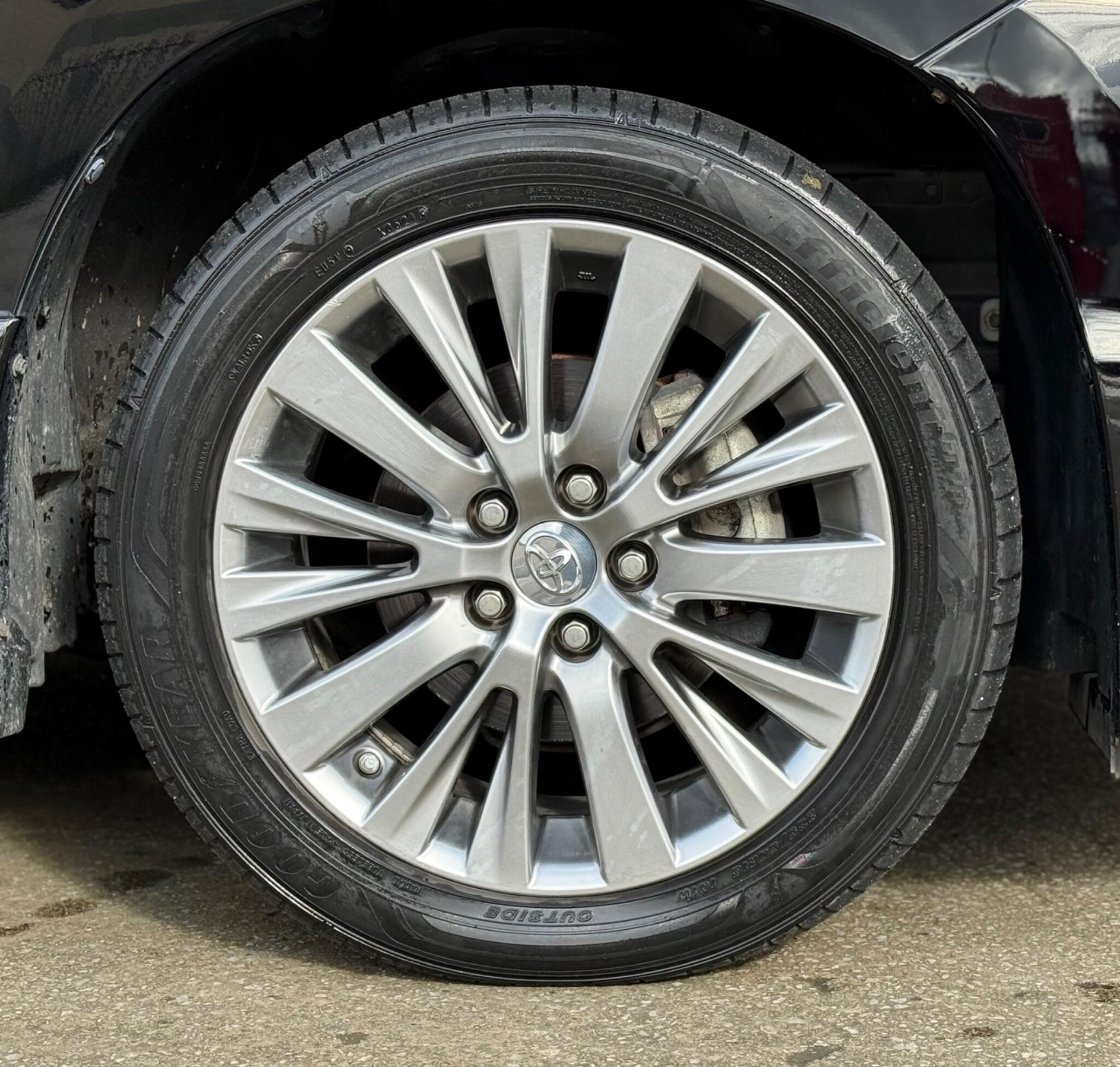 Toyota Vellfire - Image 58