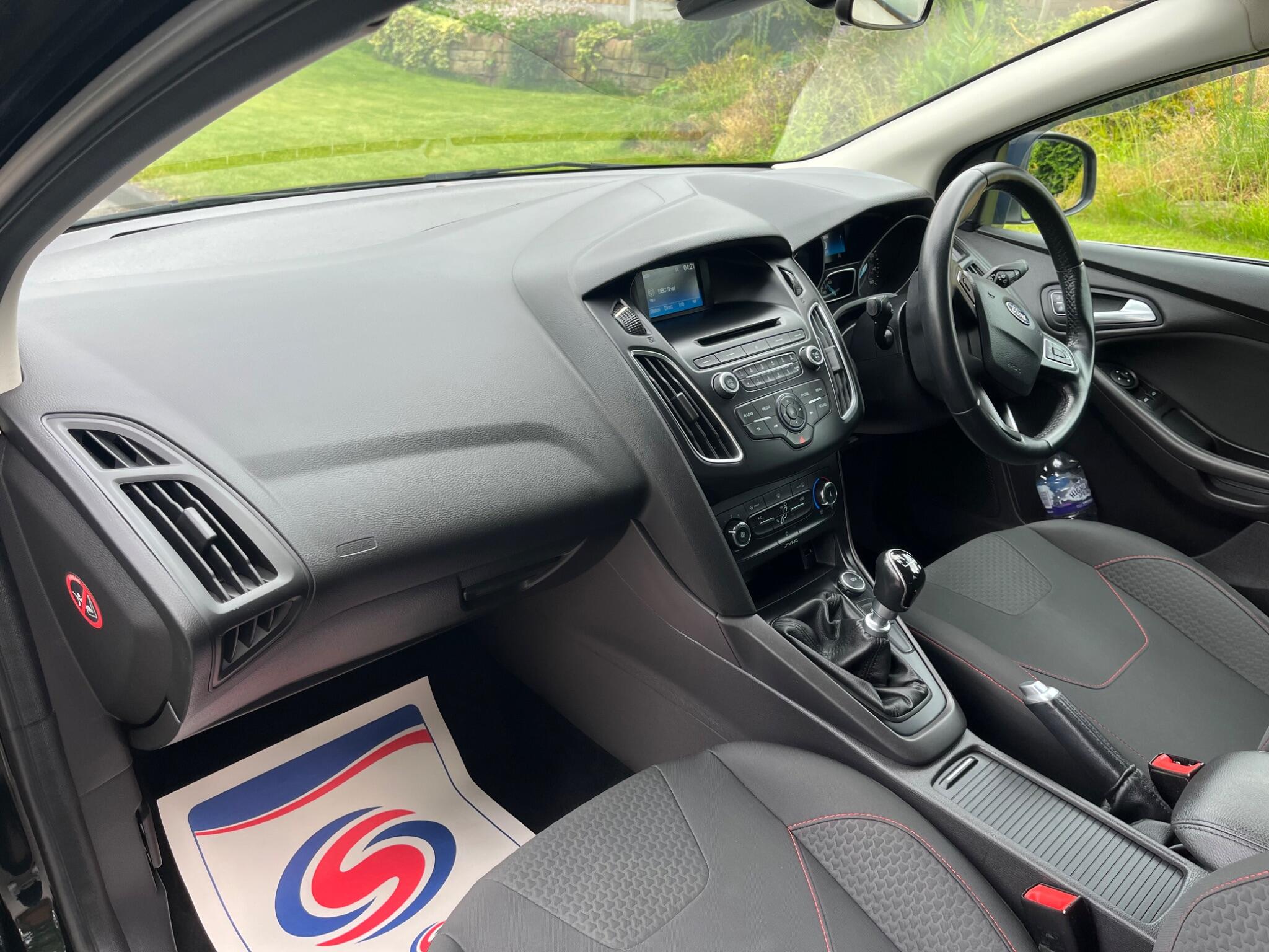 Ford Focus - Image 12