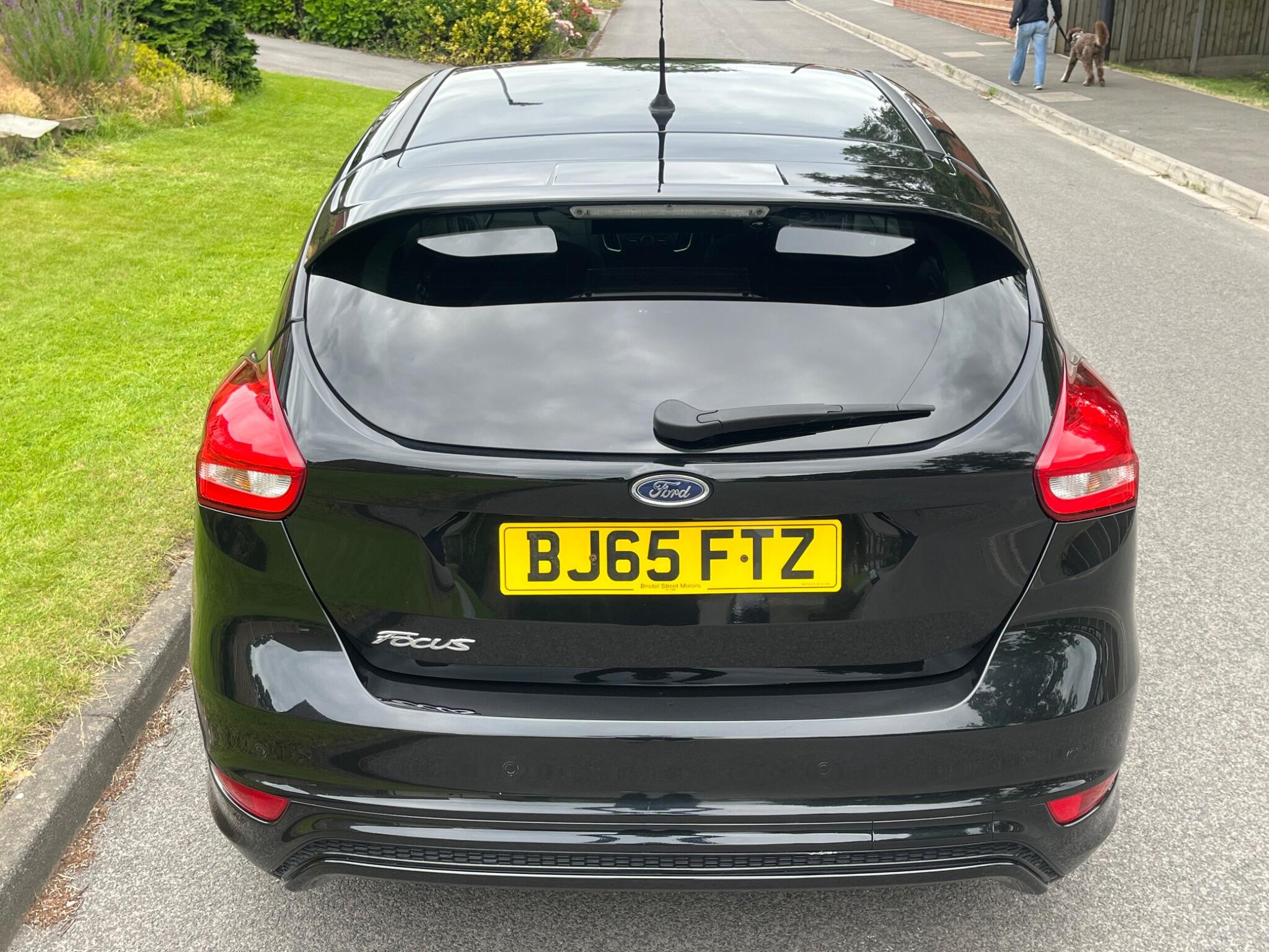 Ford Focus - Image 23
