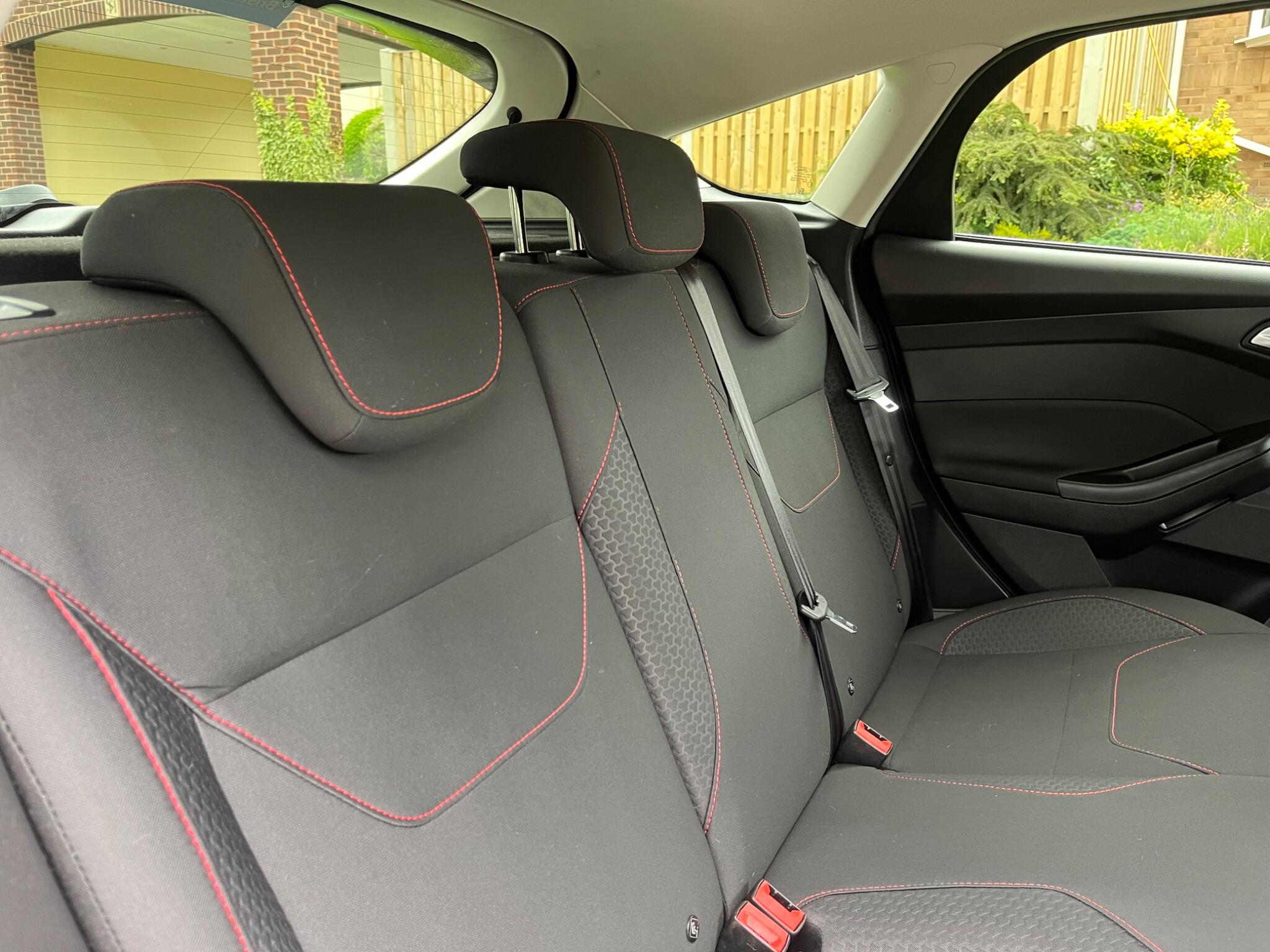 Ford Focus - Image 26
