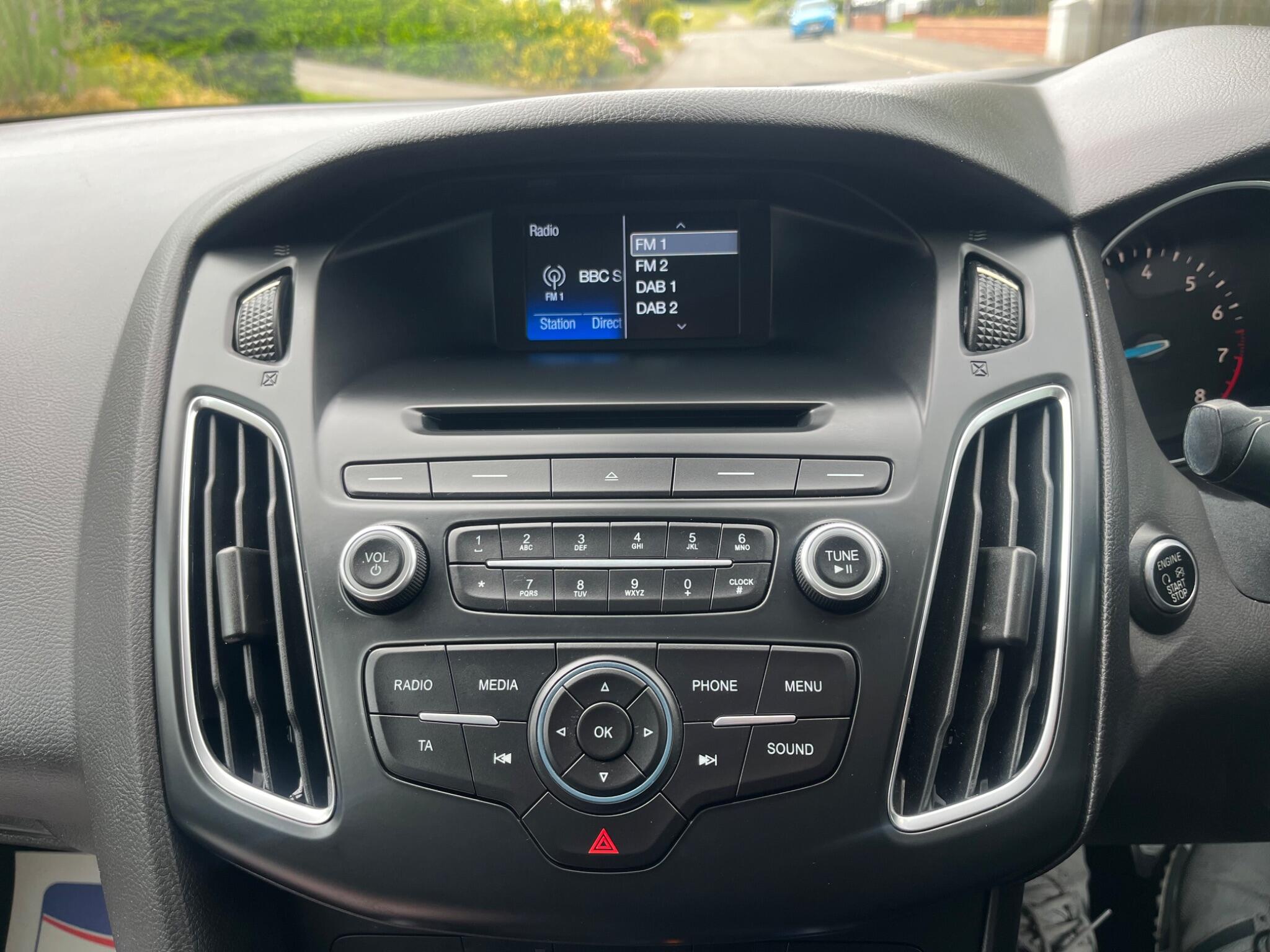 Ford Focus - Image 35