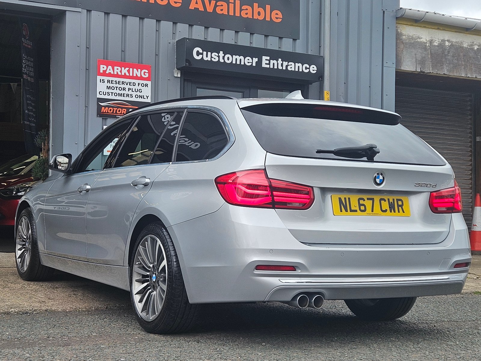 BMW 3 Series - Image 2