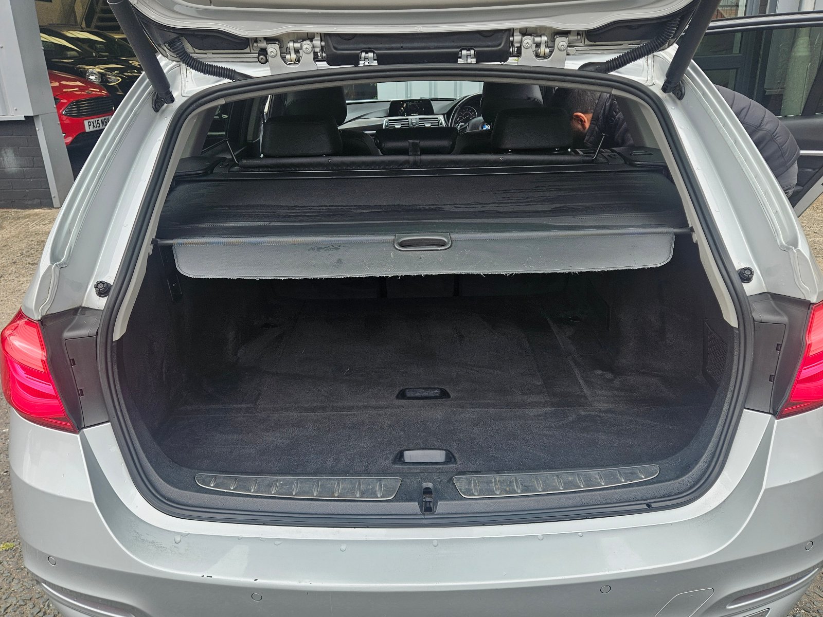 BMW 3 Series - Image 10