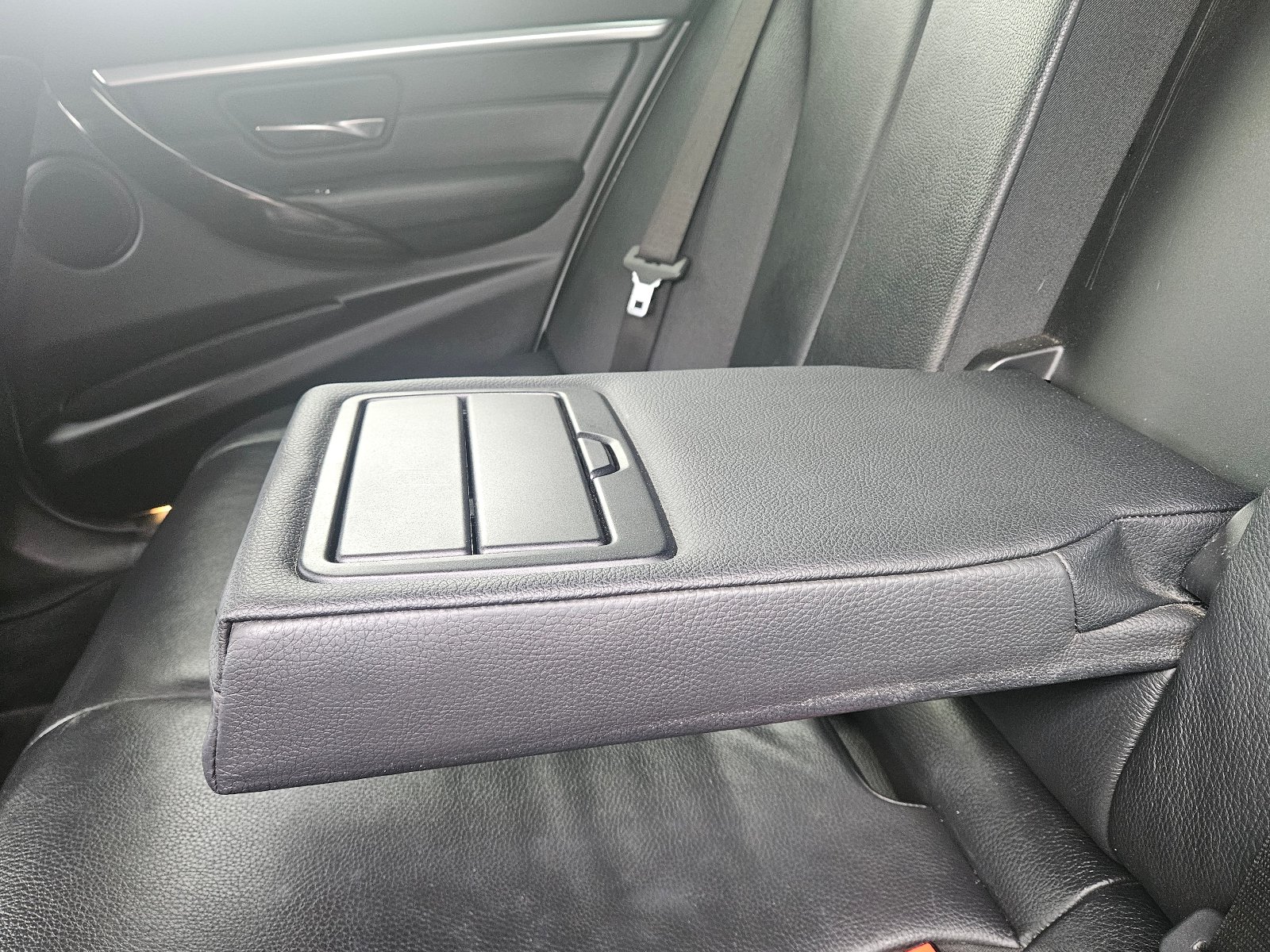 BMW 3 Series - Image 16