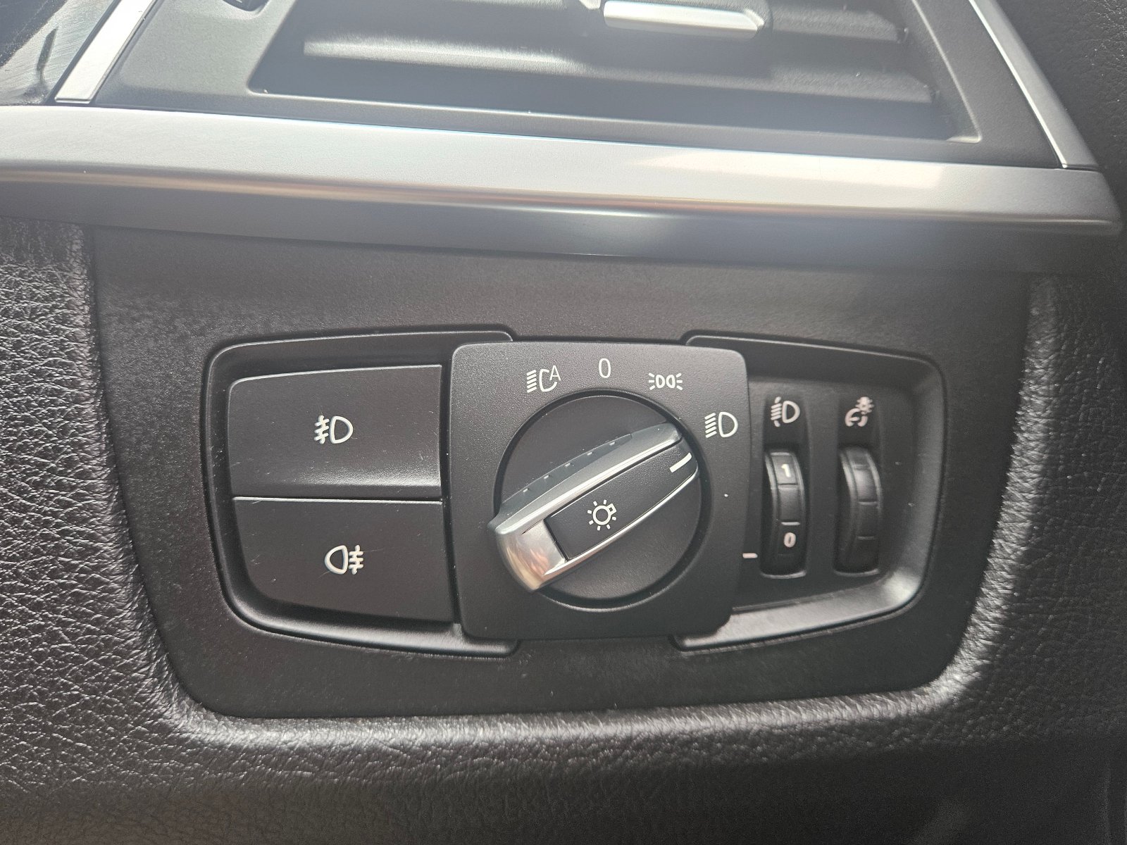 BMW 3 Series - Image 31