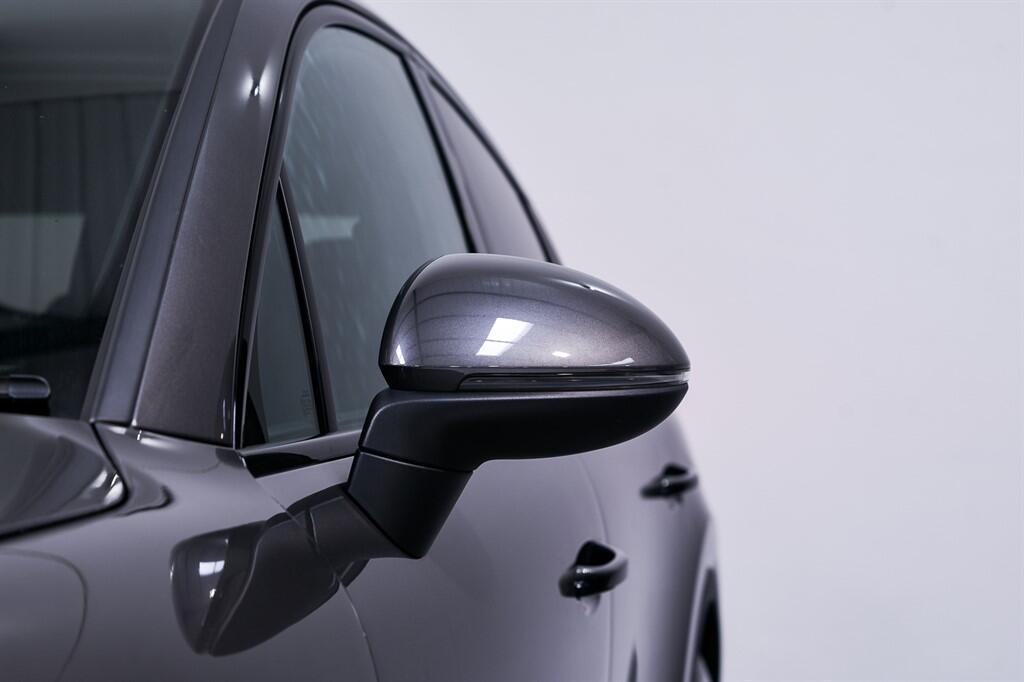 Porsche Cayenne - Image 11