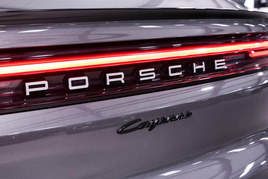 Porsche Cayenne - Image 13