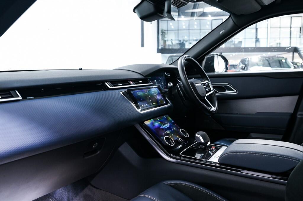 Land Rover Range Rover Velar - Image 11