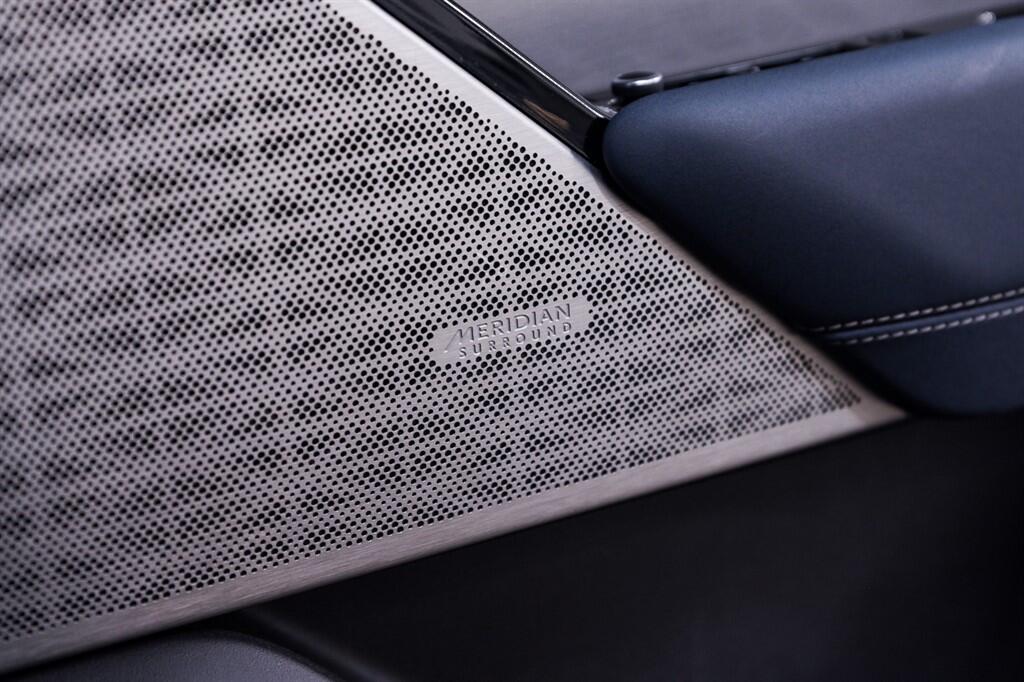 Land Rover Range Rover Velar - Image 16