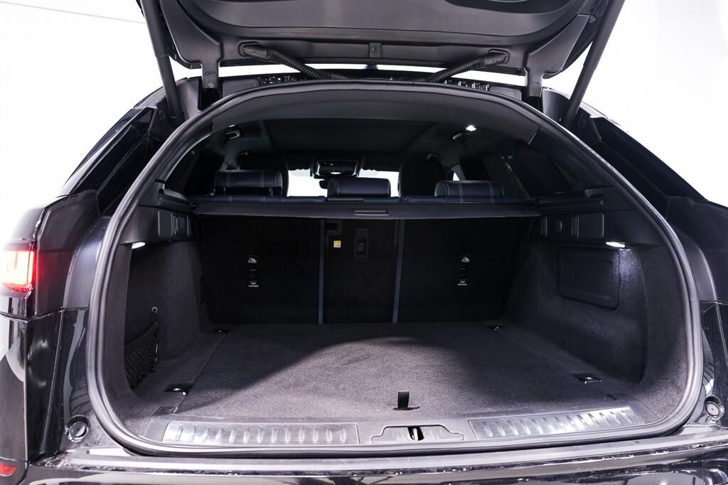 Land Rover Range Rover Velar - Image 19