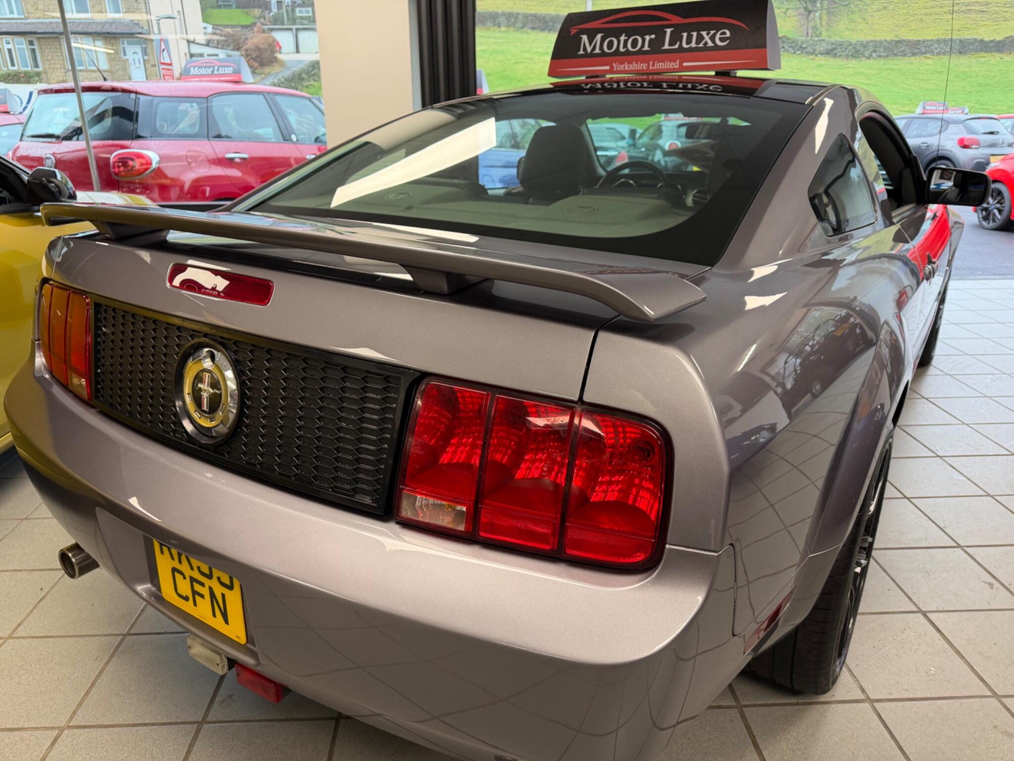 Ford Mustang - Image 4