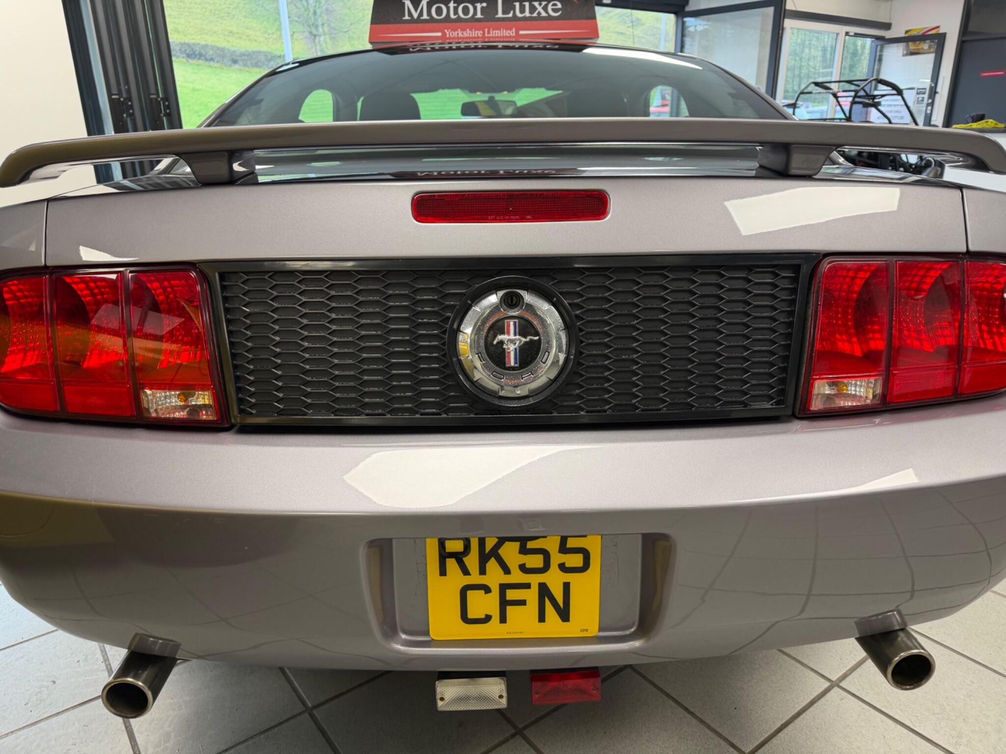Ford Mustang - Image 5