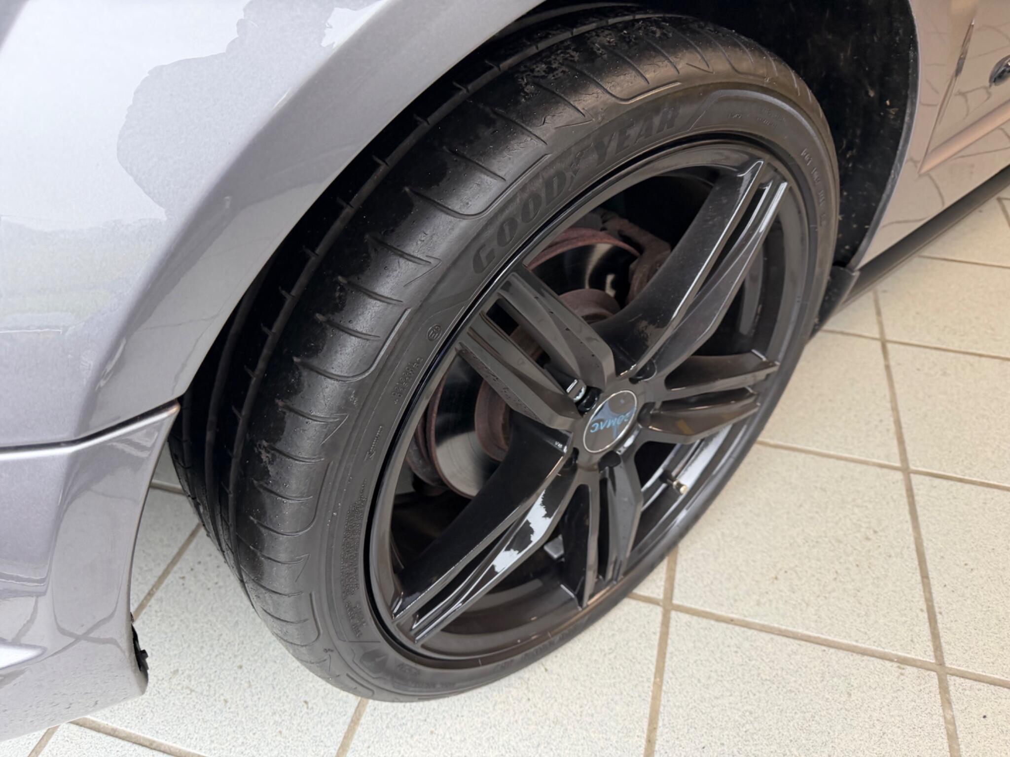 Ford Mustang - Image 9