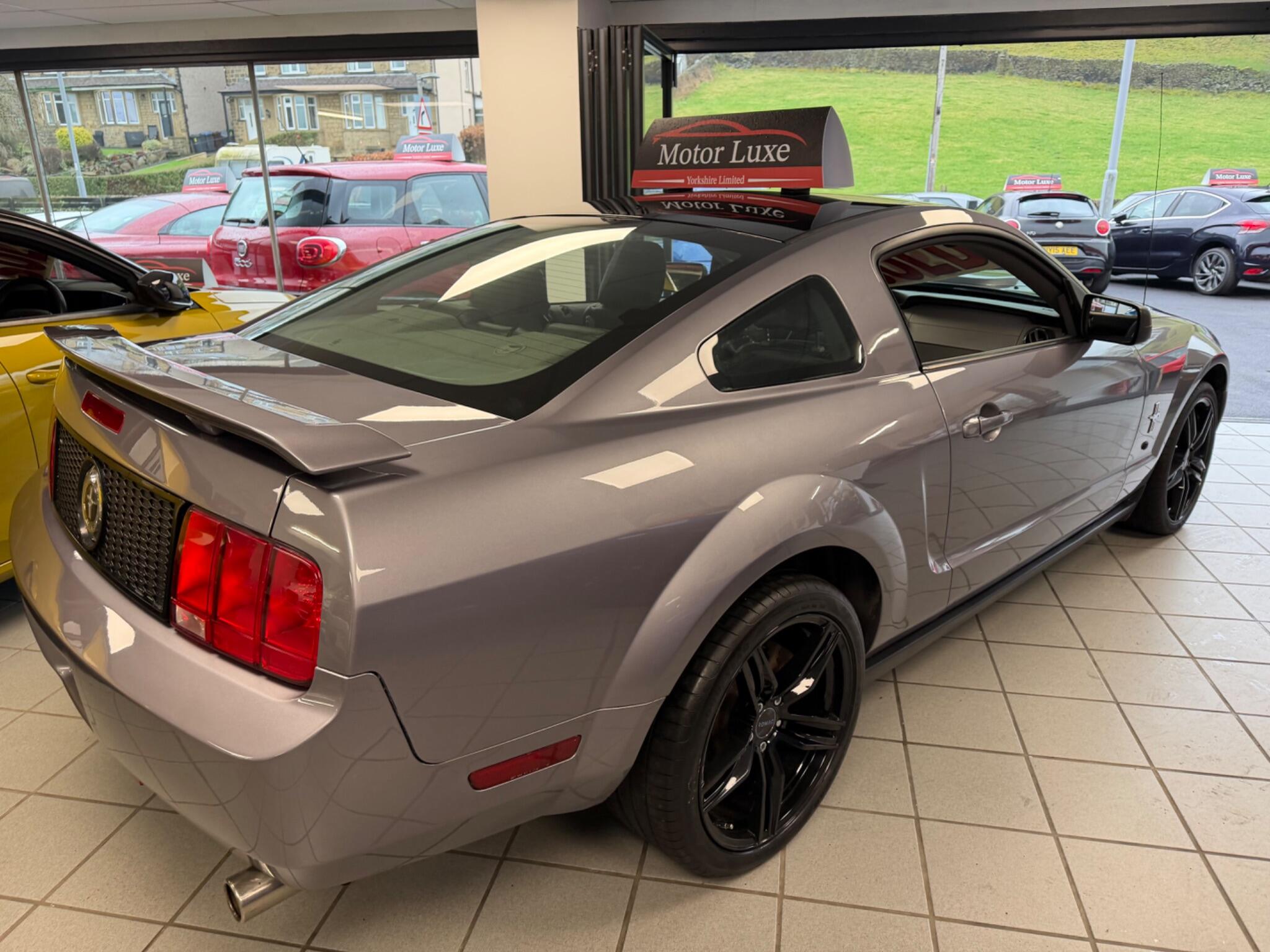 Ford Mustang - Image 12