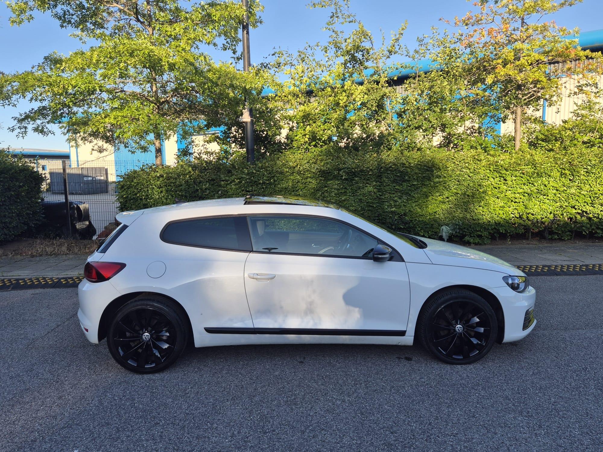 Volkswagen Scirocco - Image 15