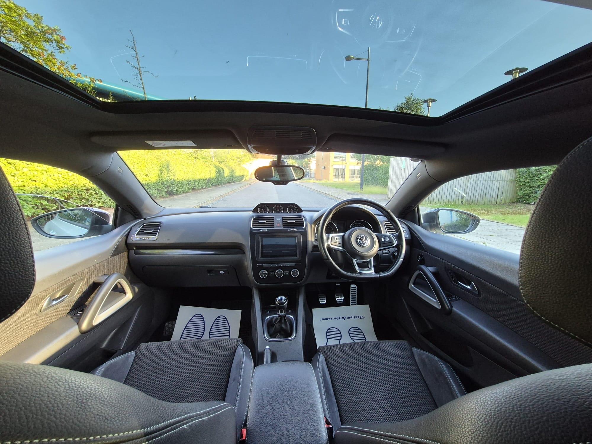 Volkswagen Scirocco - Image 17