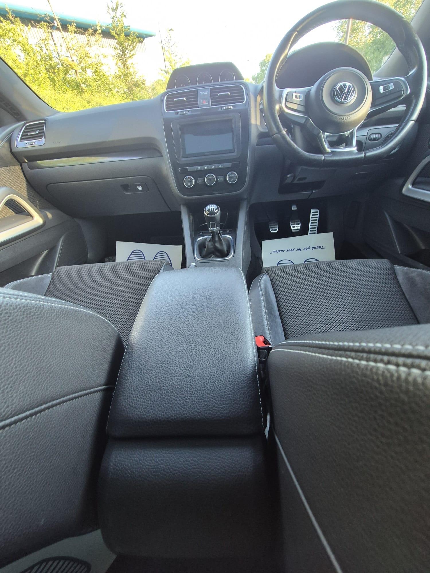 Volkswagen Scirocco - Image 18