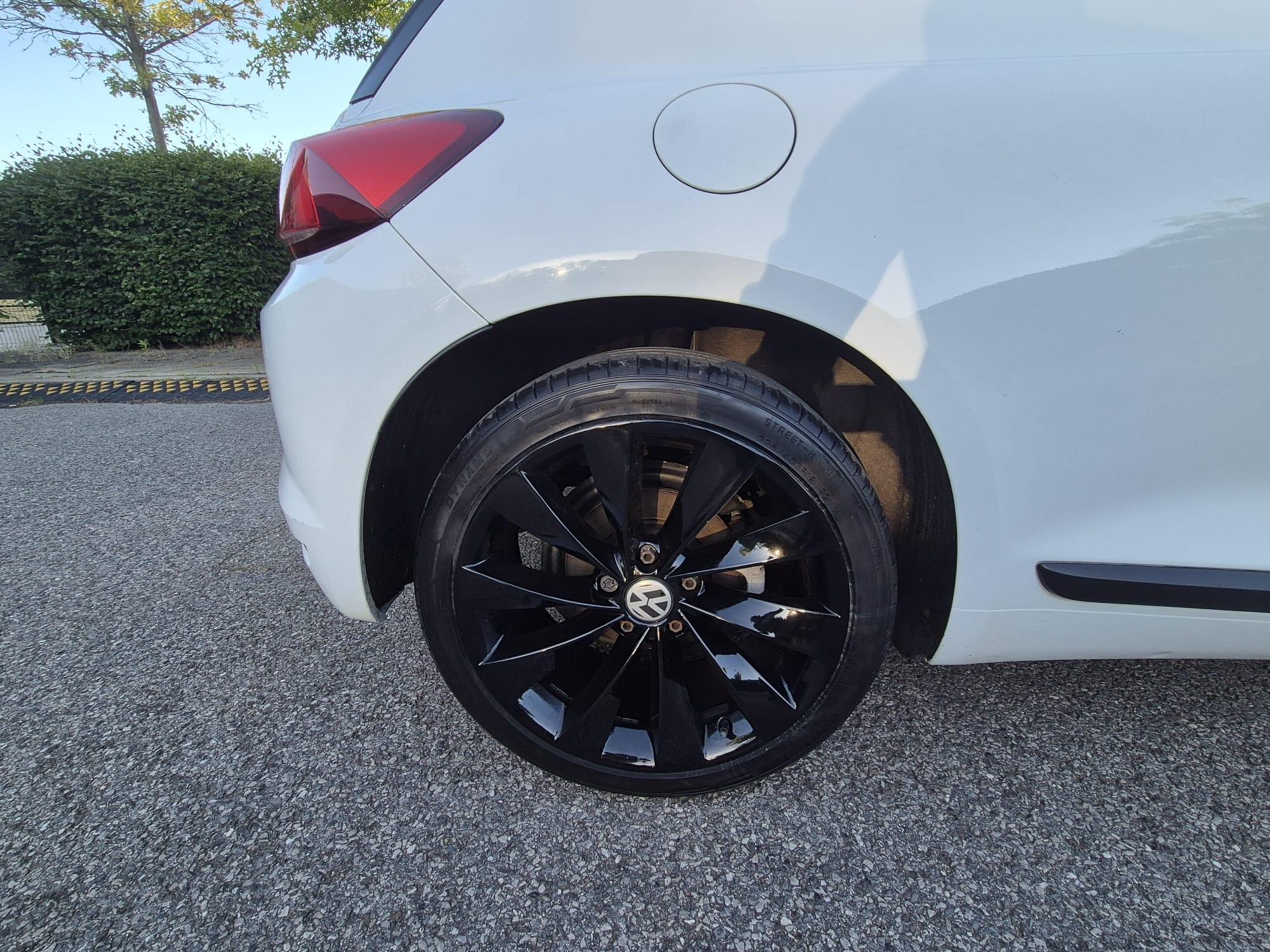 Volkswagen Scirocco - Image 25