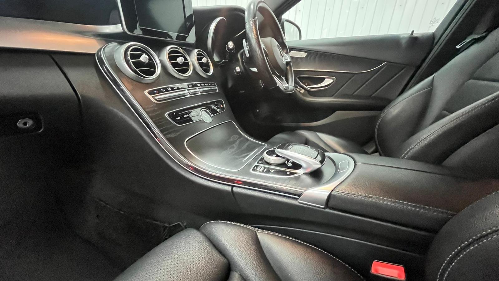 Mercedes C Class - Image 25