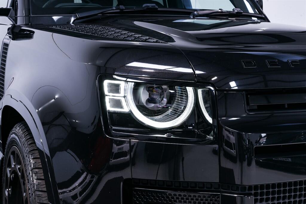 Land Rover Defender 110 - Image 8