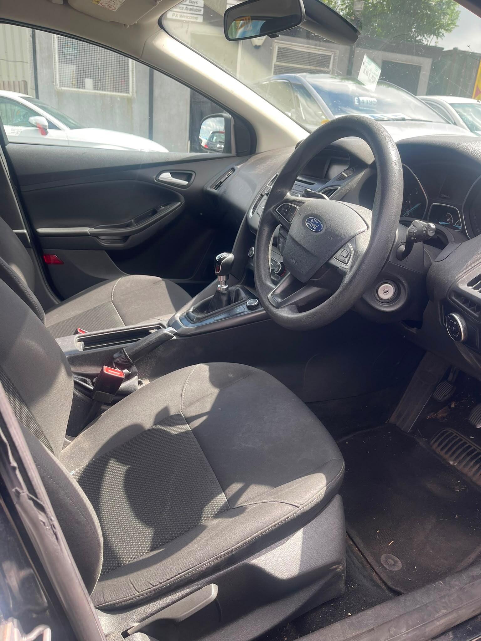 Ford Focus - Image 13
