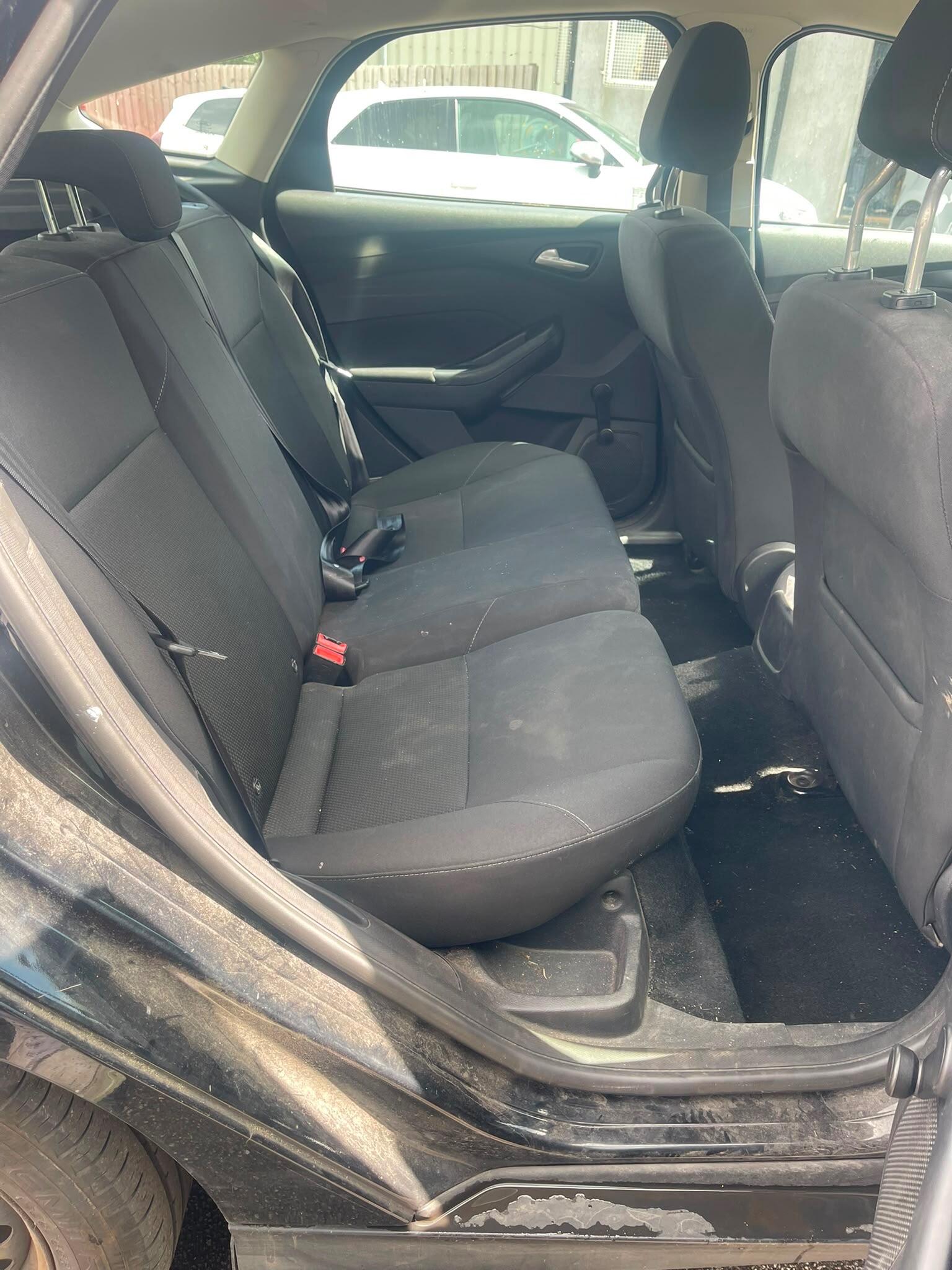 Ford Focus - Image 15