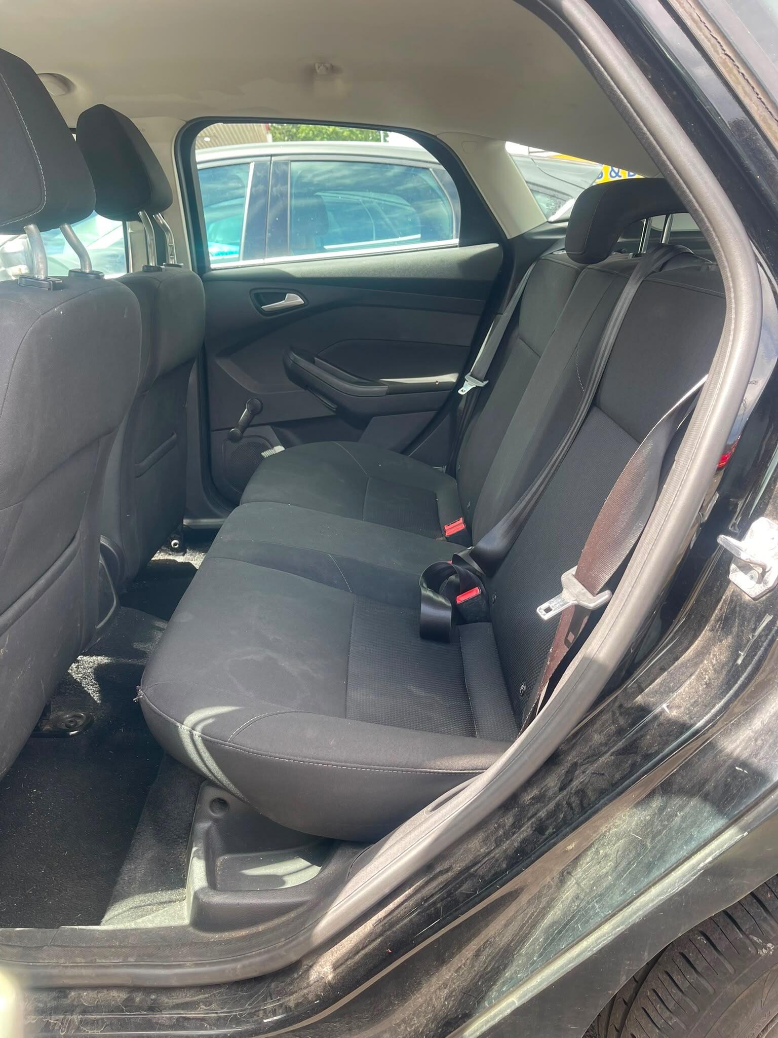 Ford Focus - Image 16