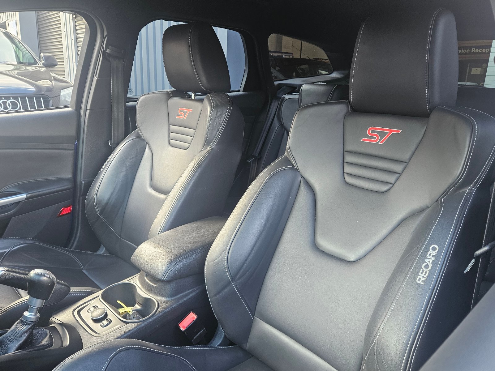 Ford Focus - Image 11