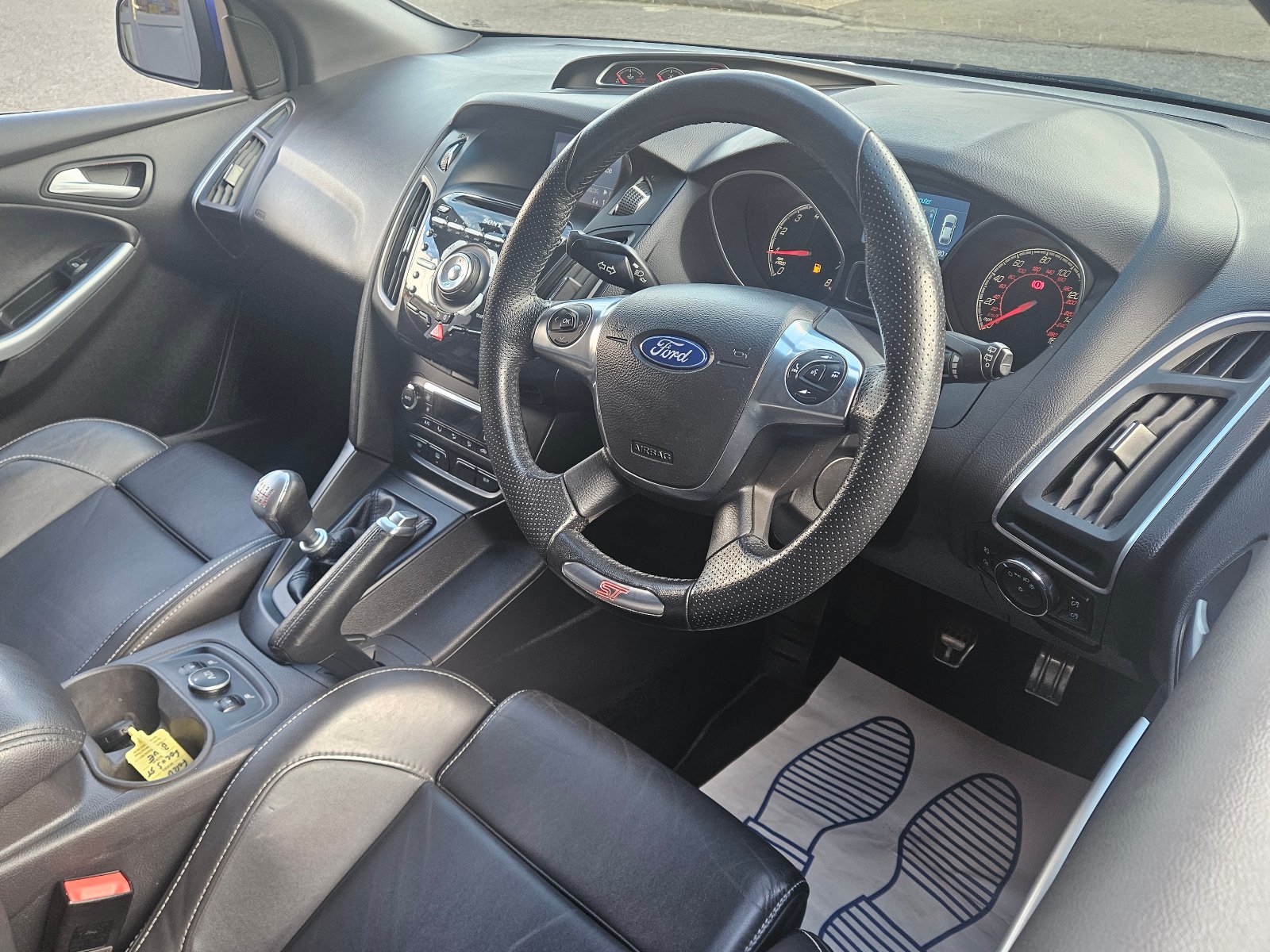Ford Focus - Image 19