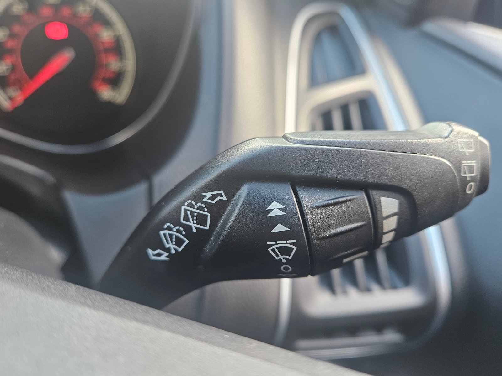 Ford Focus - Image 26