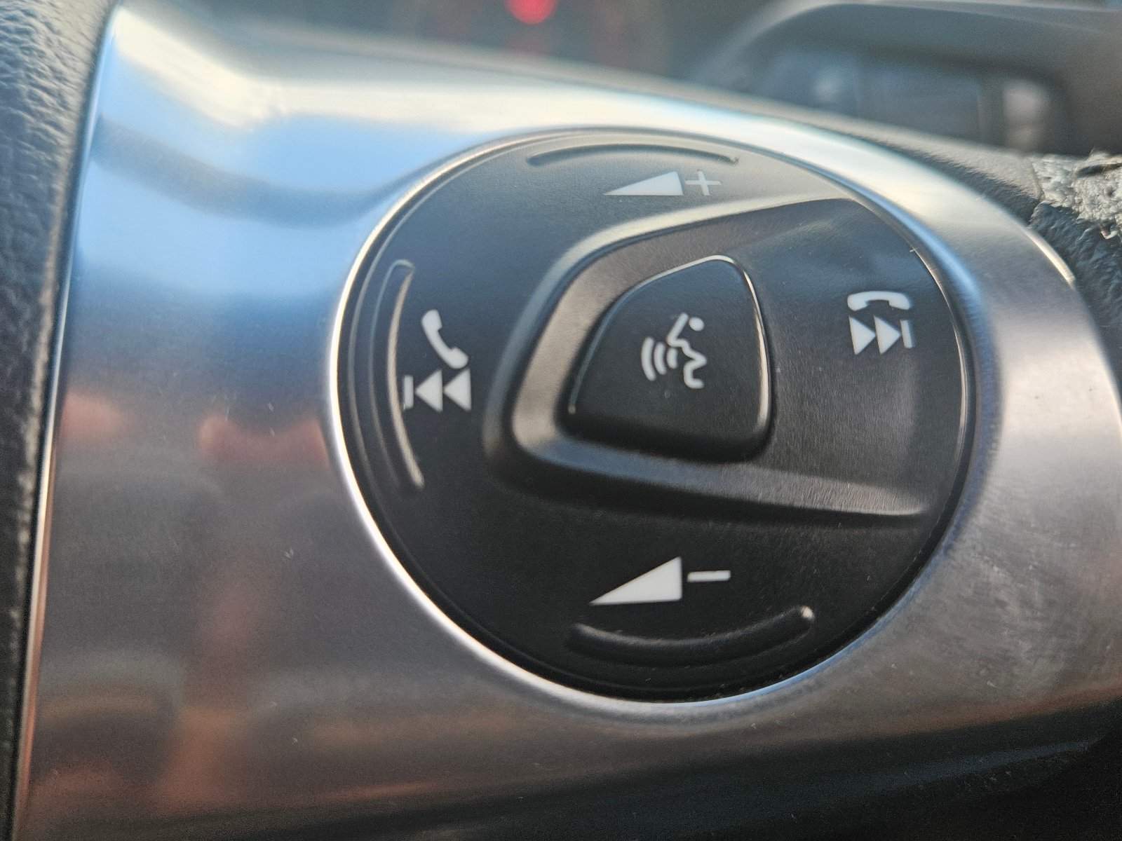 Ford Focus - Image 30