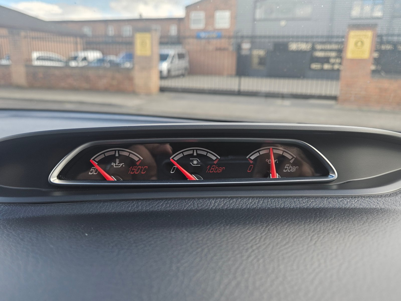 Ford Focus - Image 31