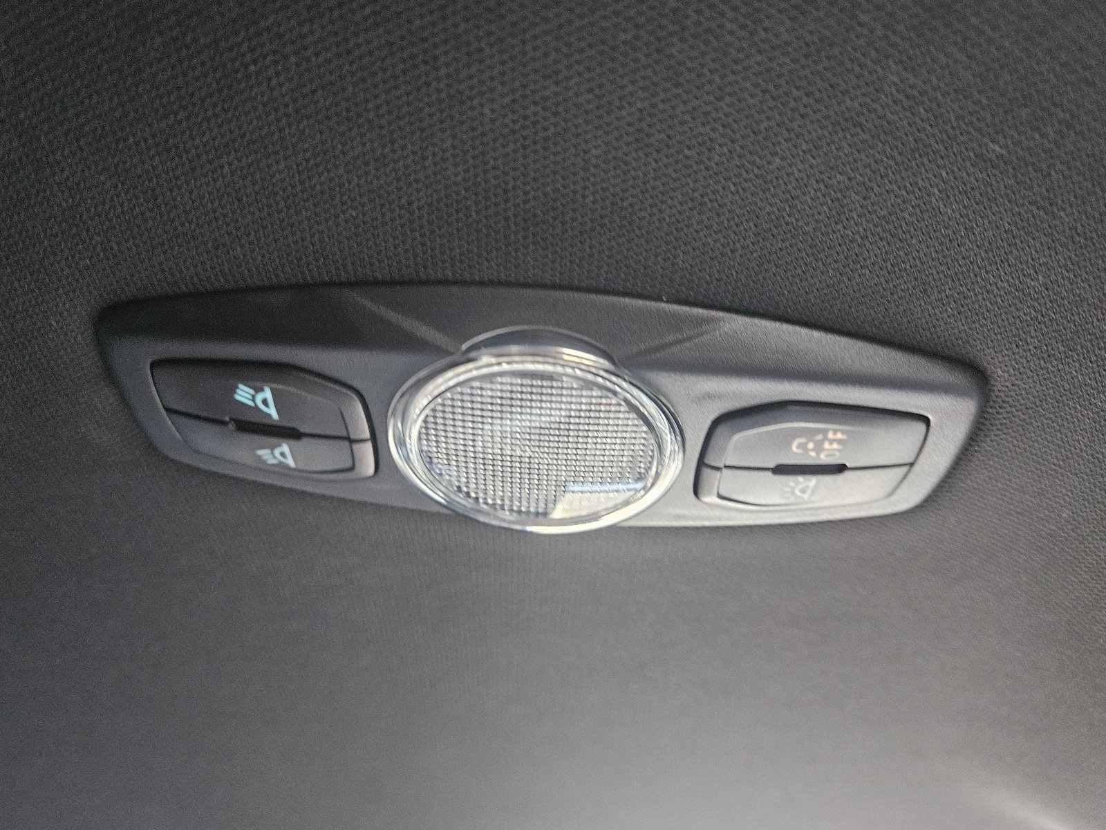 Ford Focus - Image 41