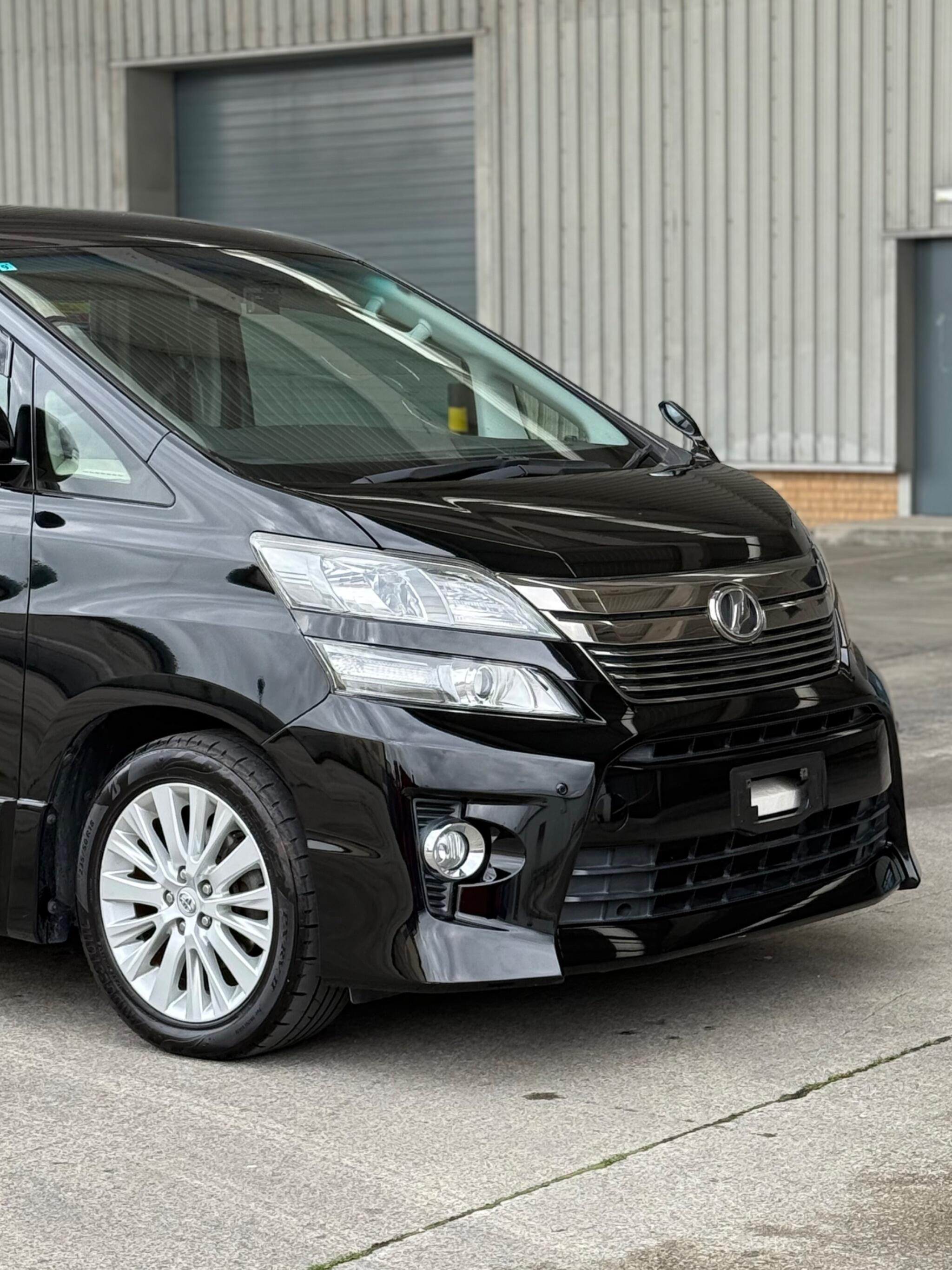 Toyota Vellfire - Image 20