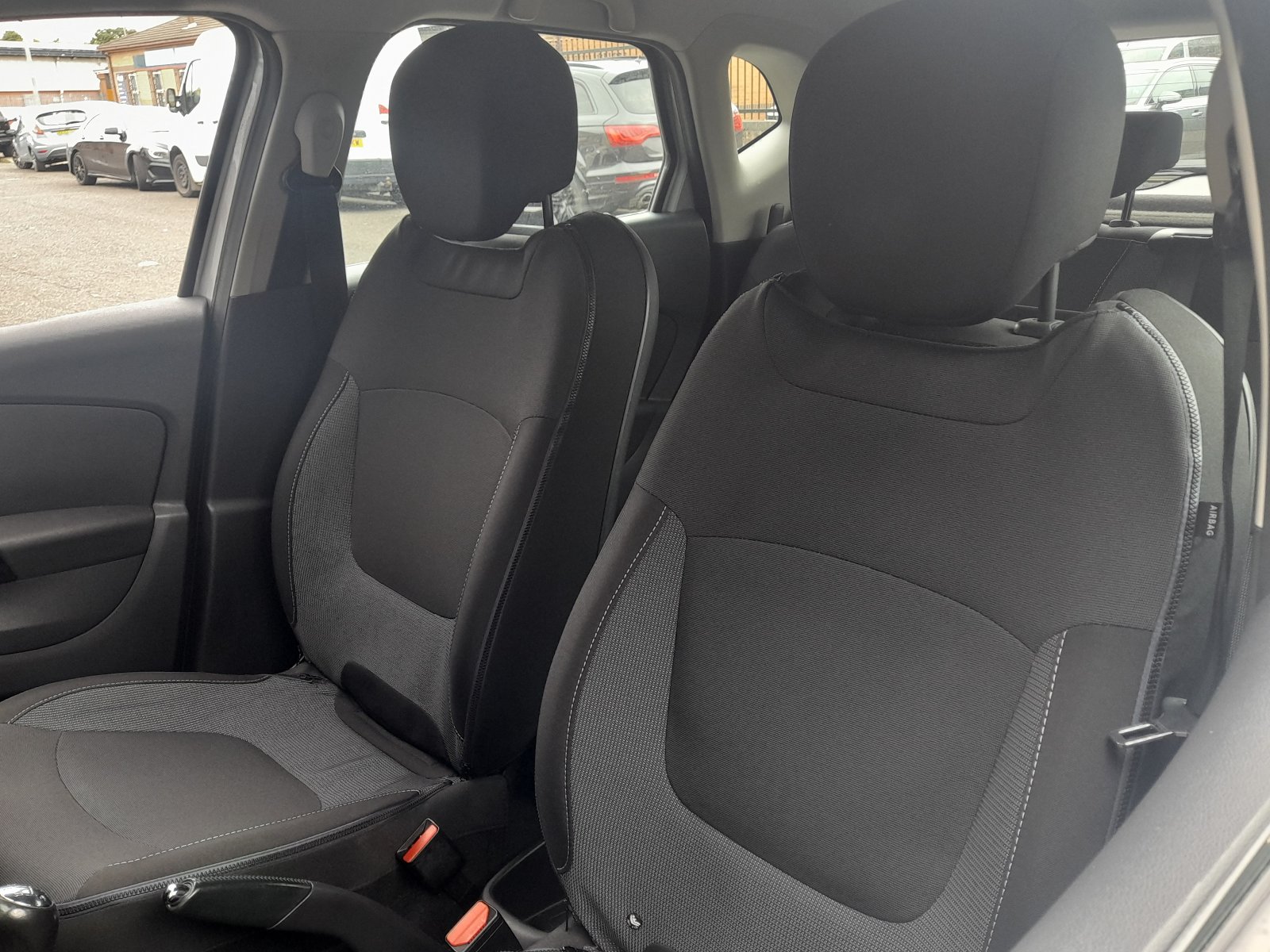 Renault Captur - Image 12