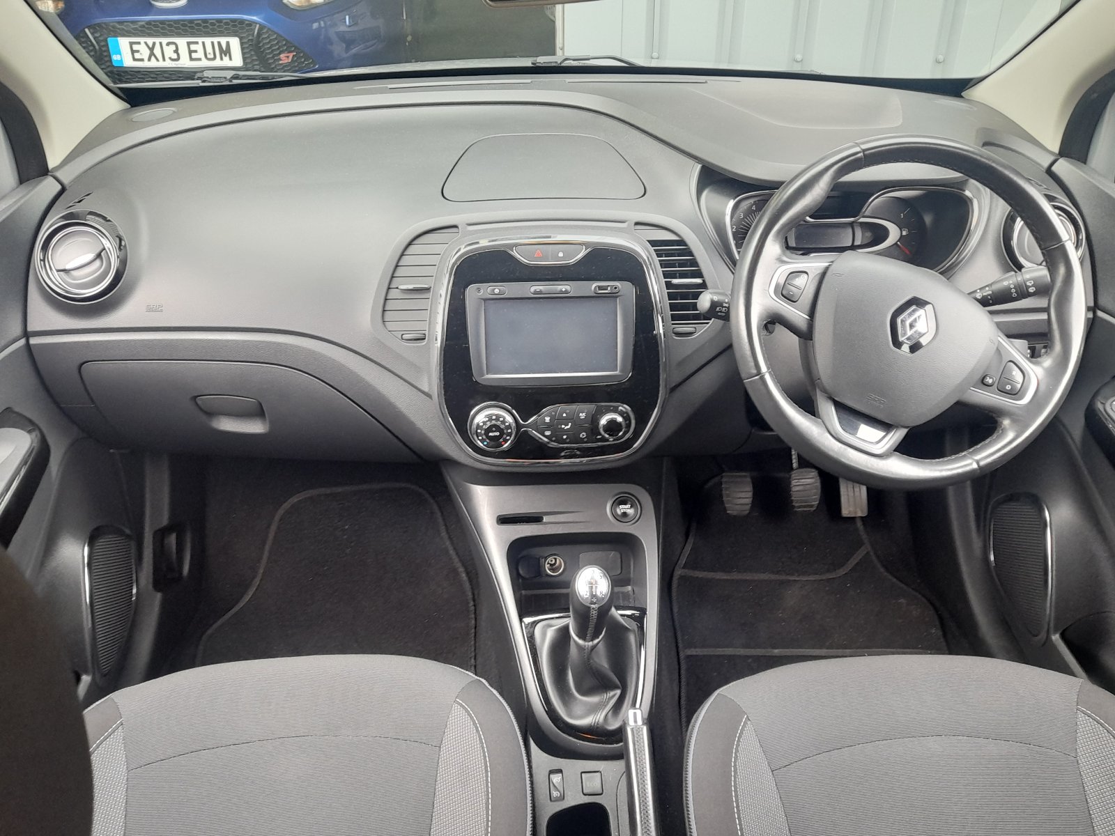 Renault Captur - Image 10