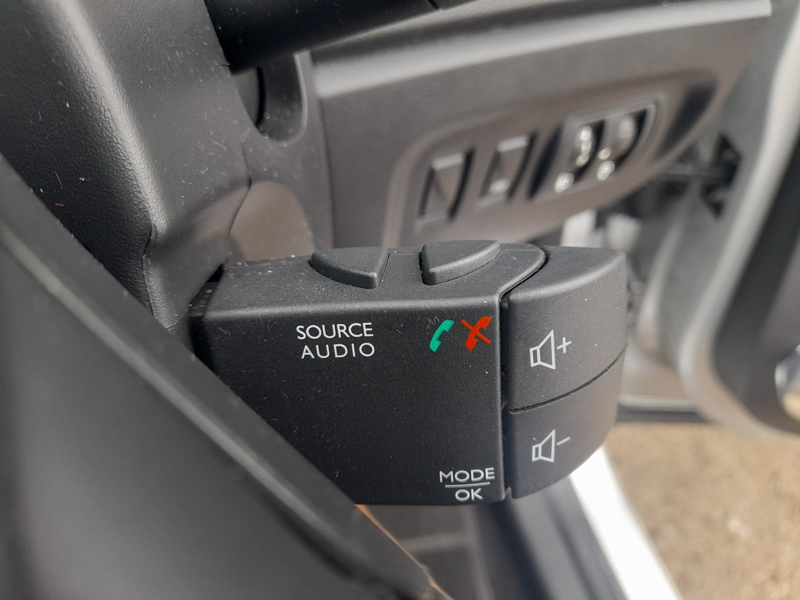 Renault Captur - Image 17