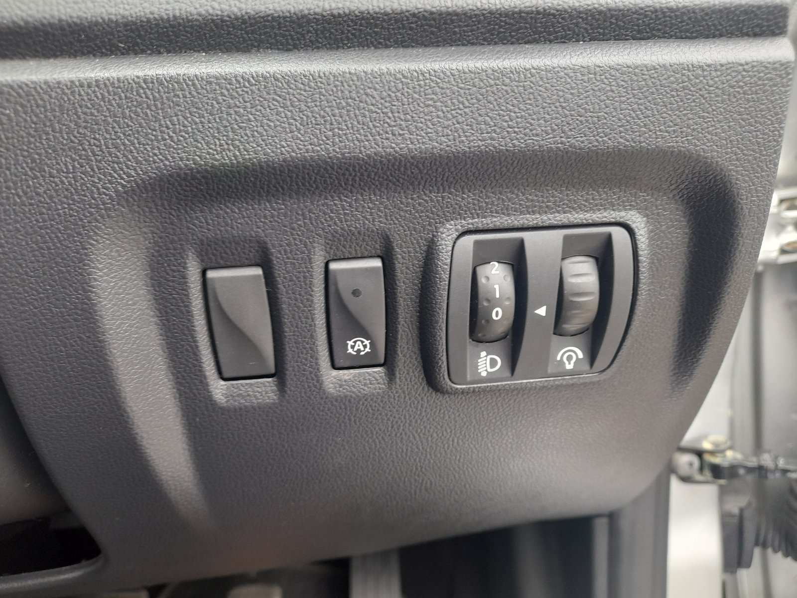Renault Captur - Image 18
