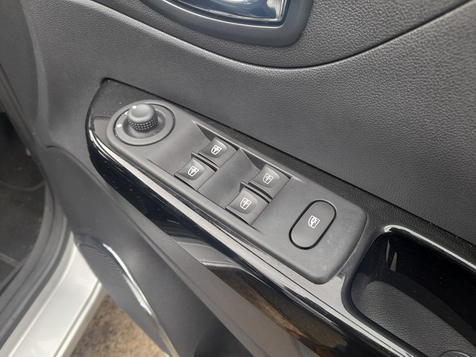 Renault Captur - Image 20