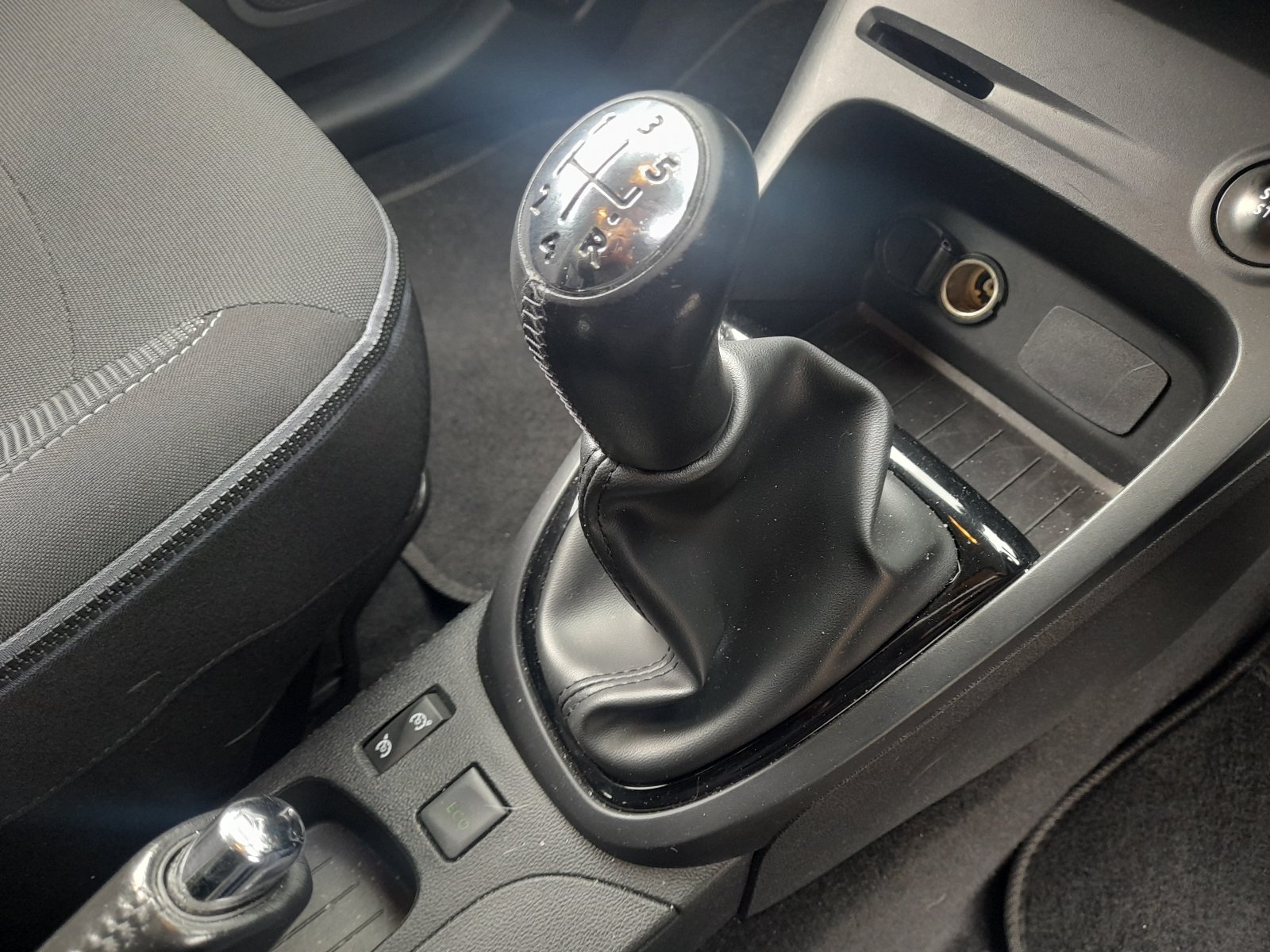 Renault Captur - Image 26