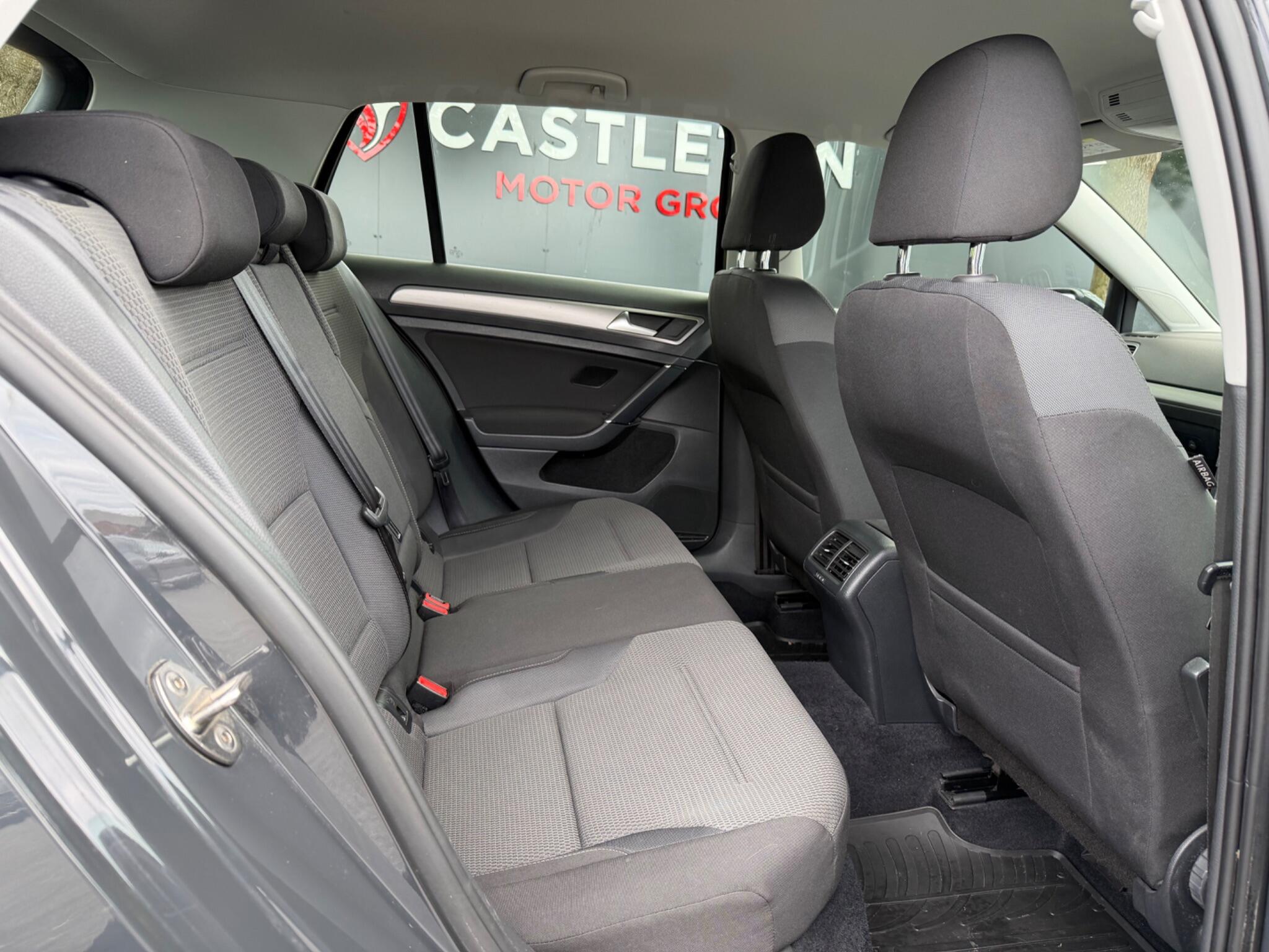 Volkswagen Golf - Image 18