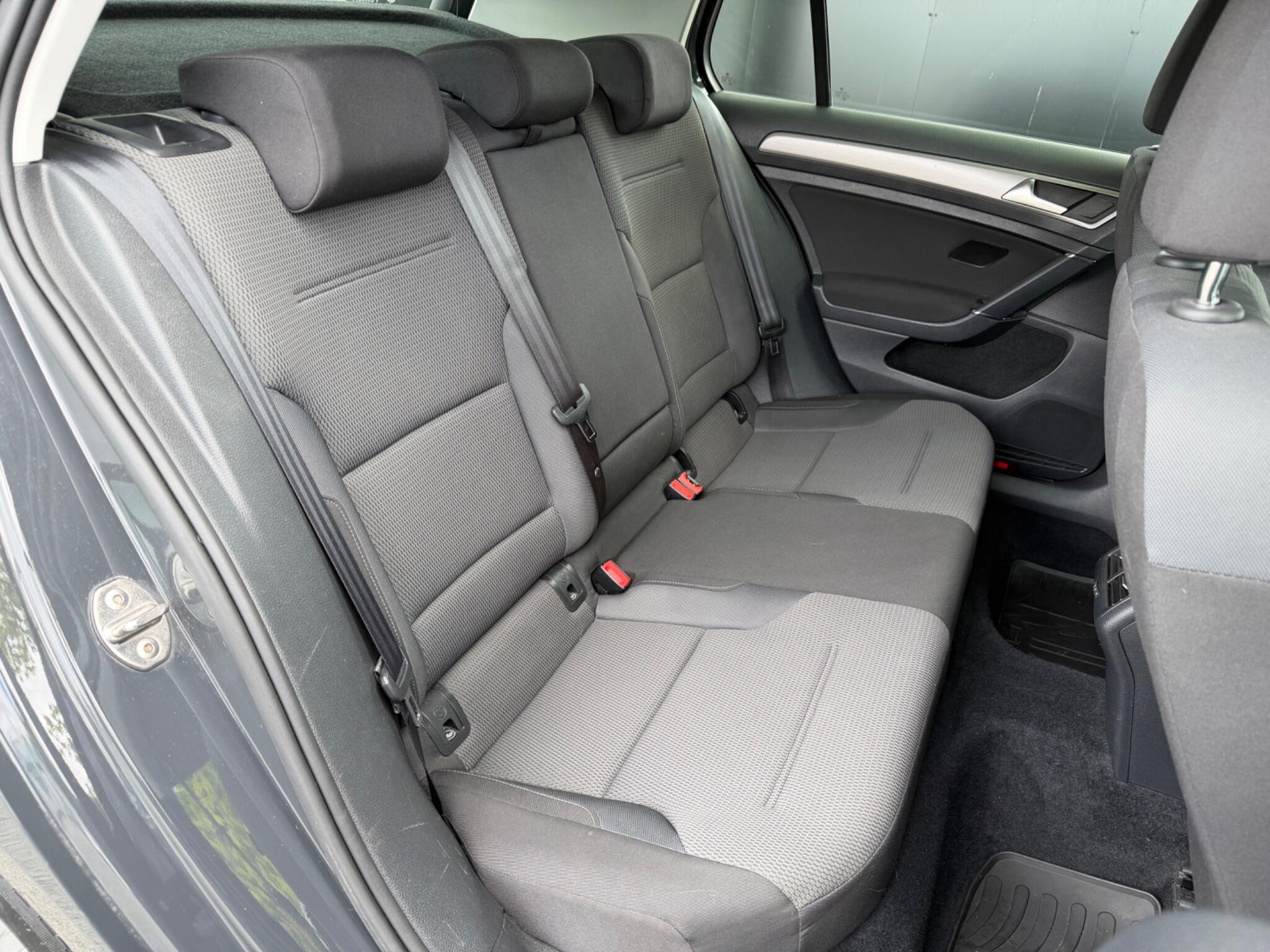 Volkswagen Golf - Image 23