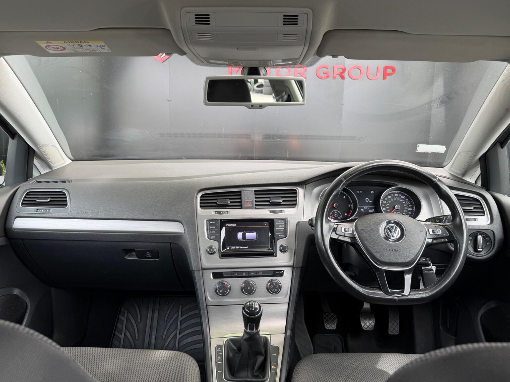 Volkswagen Golf - Image 27