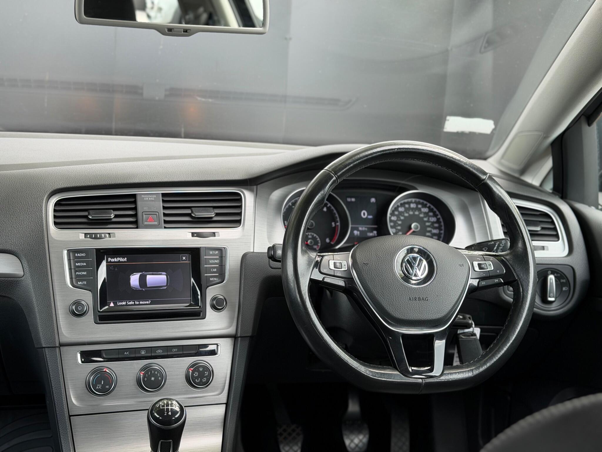 Volkswagen Golf - Image 28