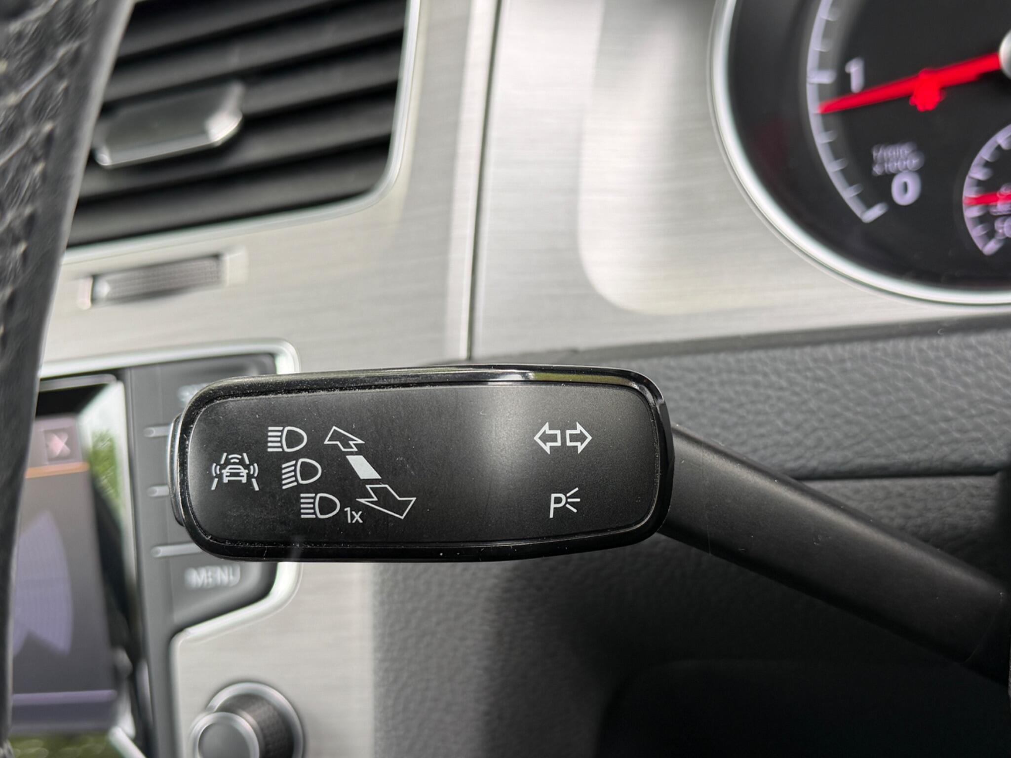Volkswagen Golf - Image 36