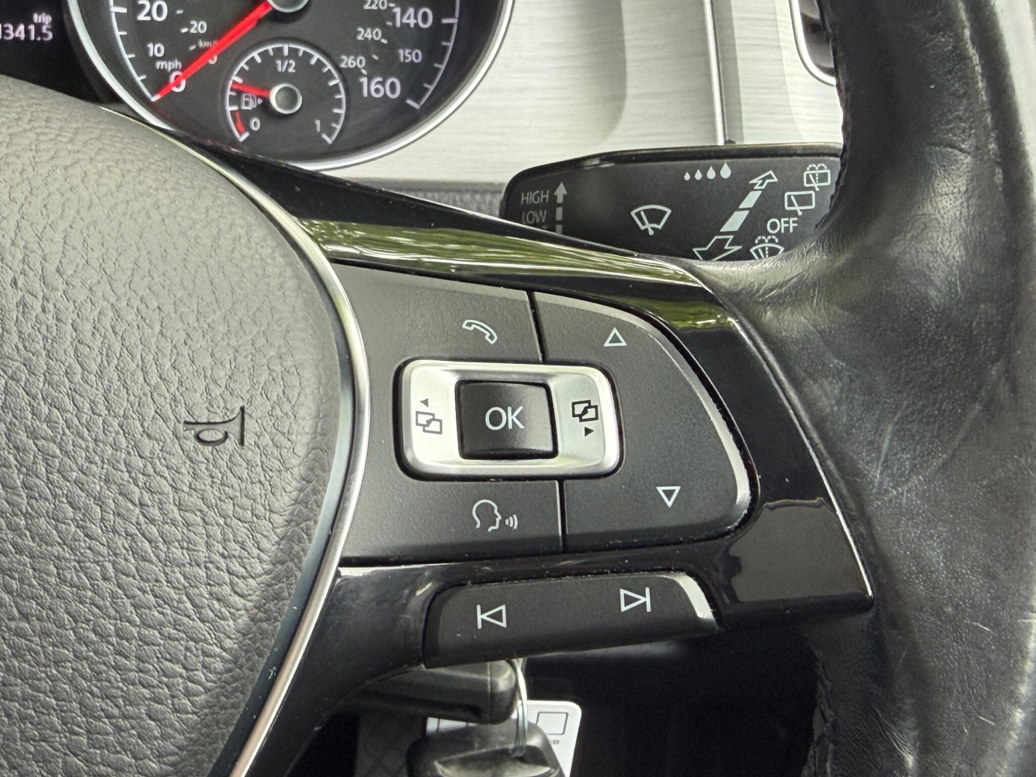 Volkswagen Golf - Image 37