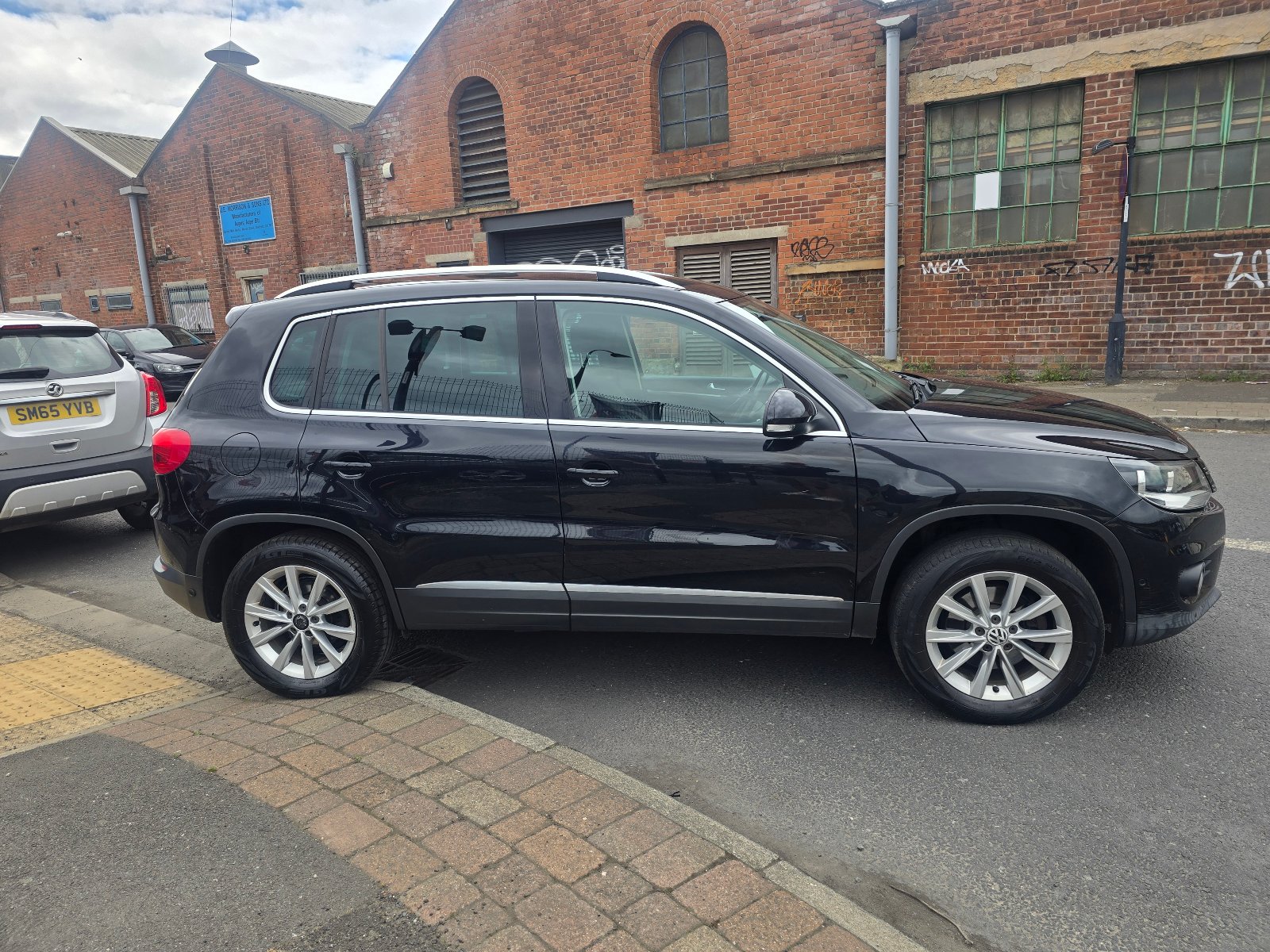 Volkswagen Tiguan - Image 2