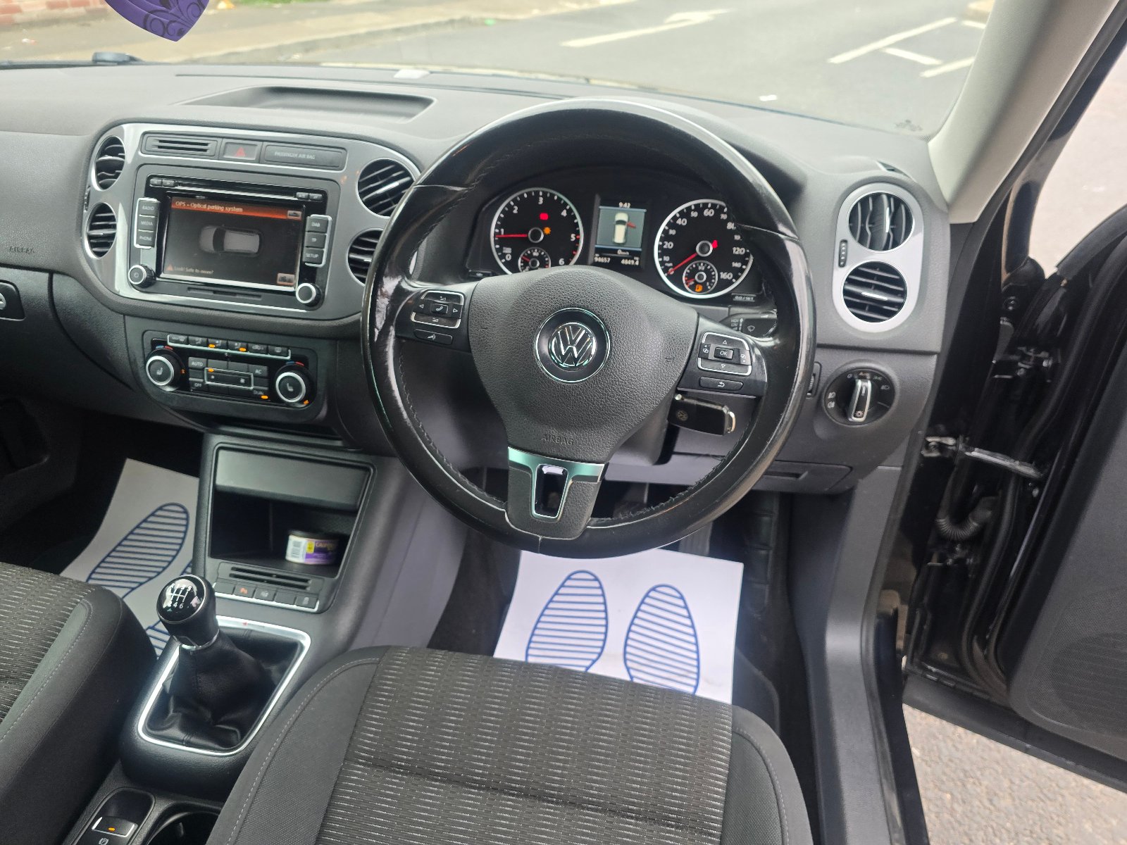 Volkswagen Tiguan - Image 10